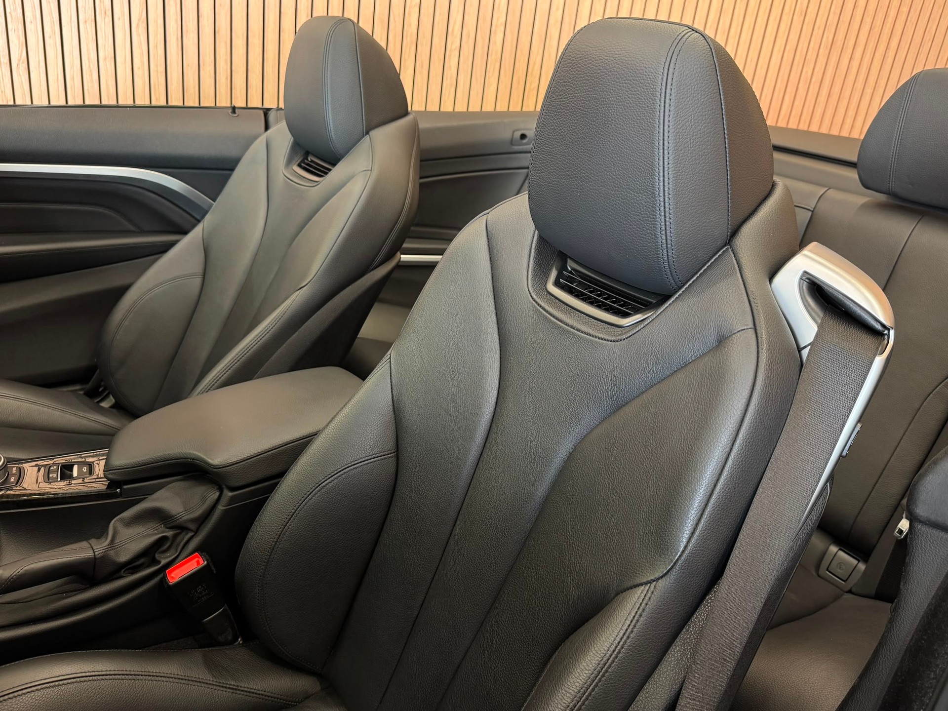 BMW 430i Cabriolet xDrive MSport Individual Steptronic-image-14