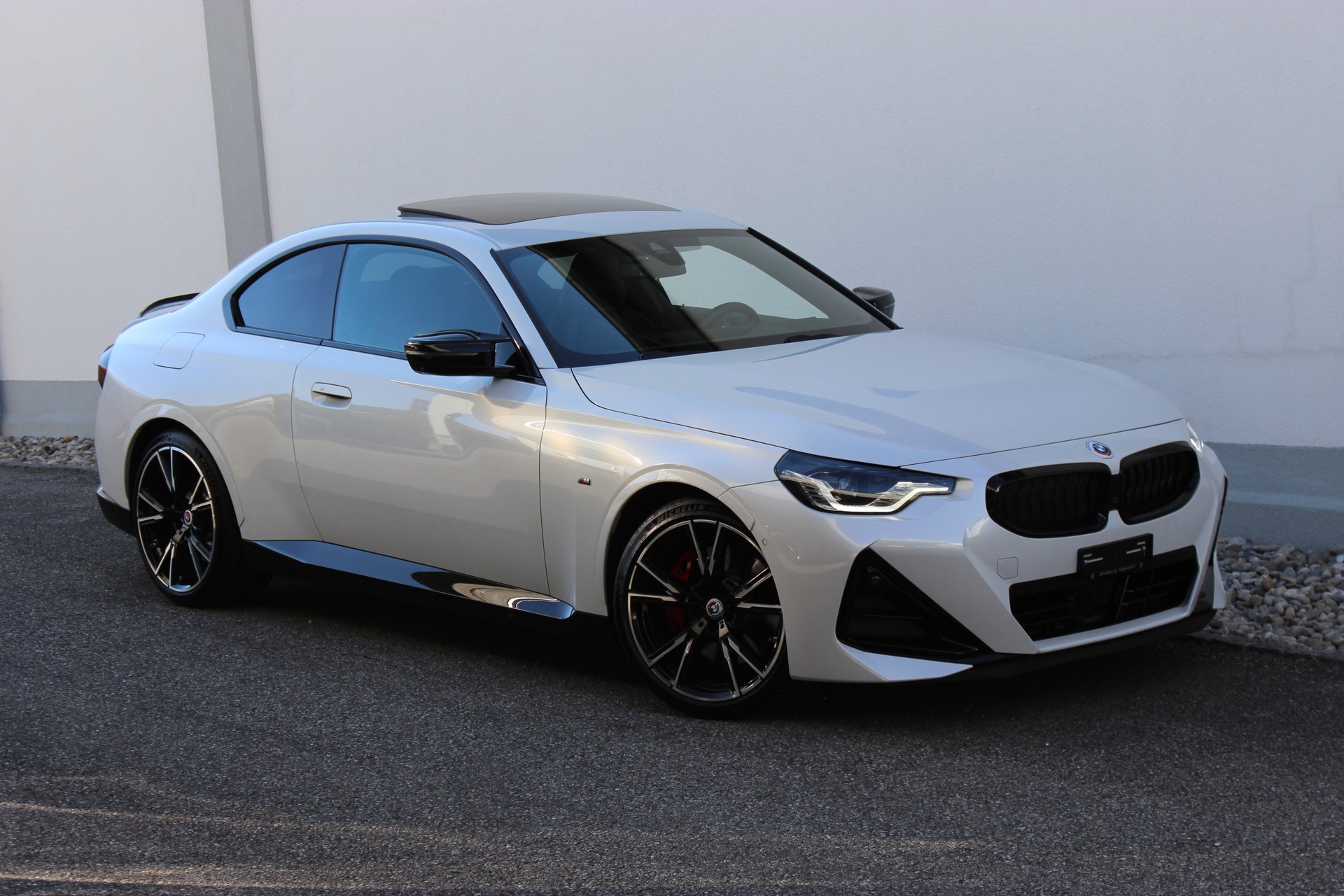 BMW M240i xDrive M Sport Pro MINERALWEISS METALLIC *ANHÄNGERKUPPLUNG*-image-0
