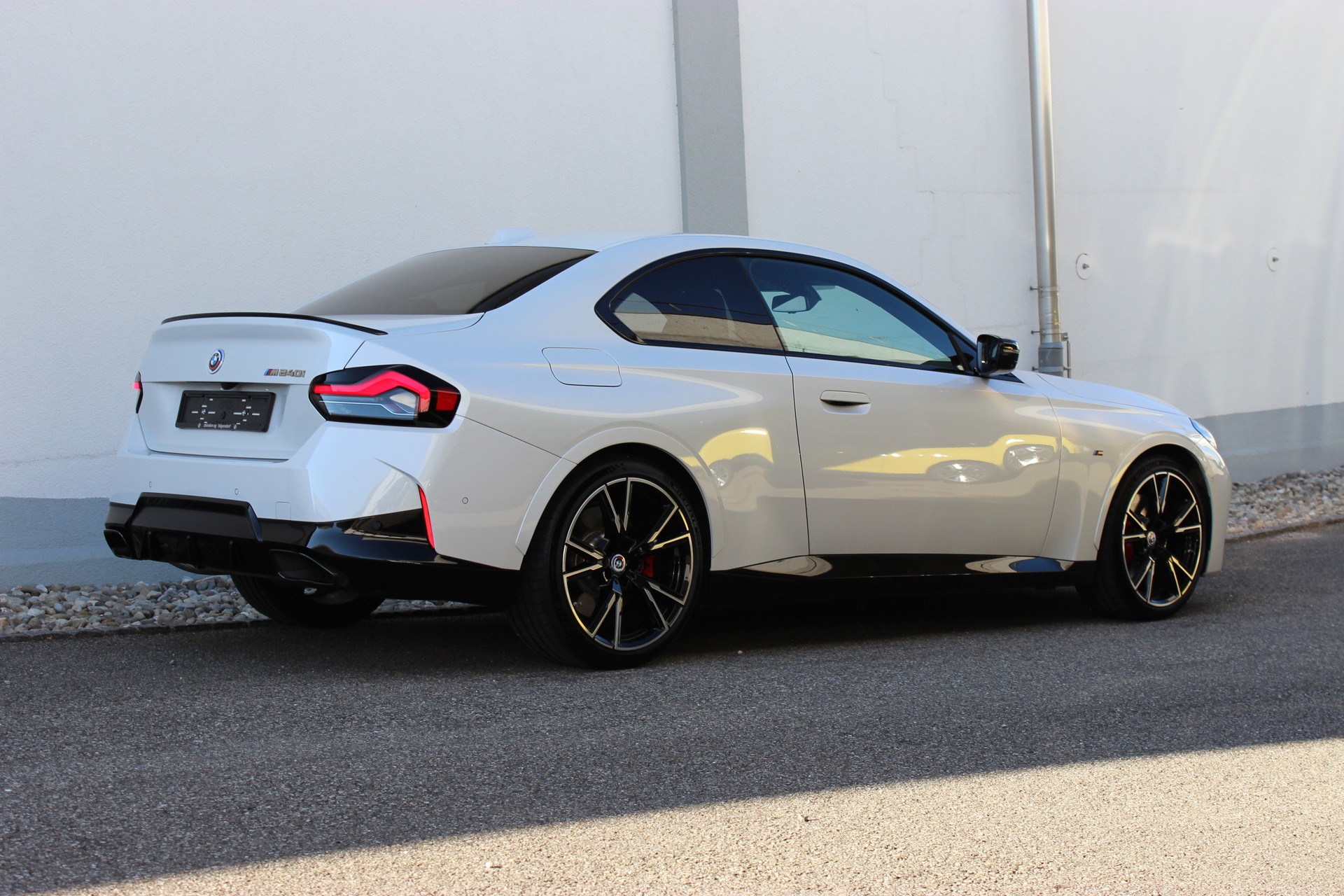 BMW M240i xDrive M Sport Pro MINERALWEISS METALLIC *ANHÄNGERKUPPLUNG*-image-2