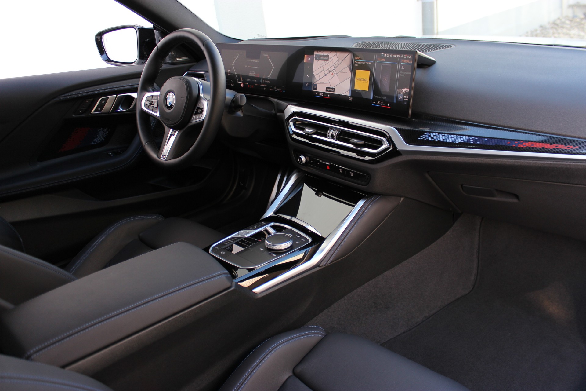 BMW M240i xDrive M Sport Pro MINERALWEISS METALLIC *ANHÄNGERKUPPLUNG*-image-3