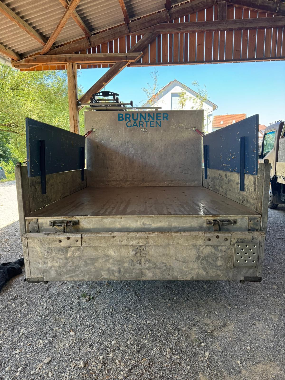 NISSAN 2.5 T 130 Pro-image-1