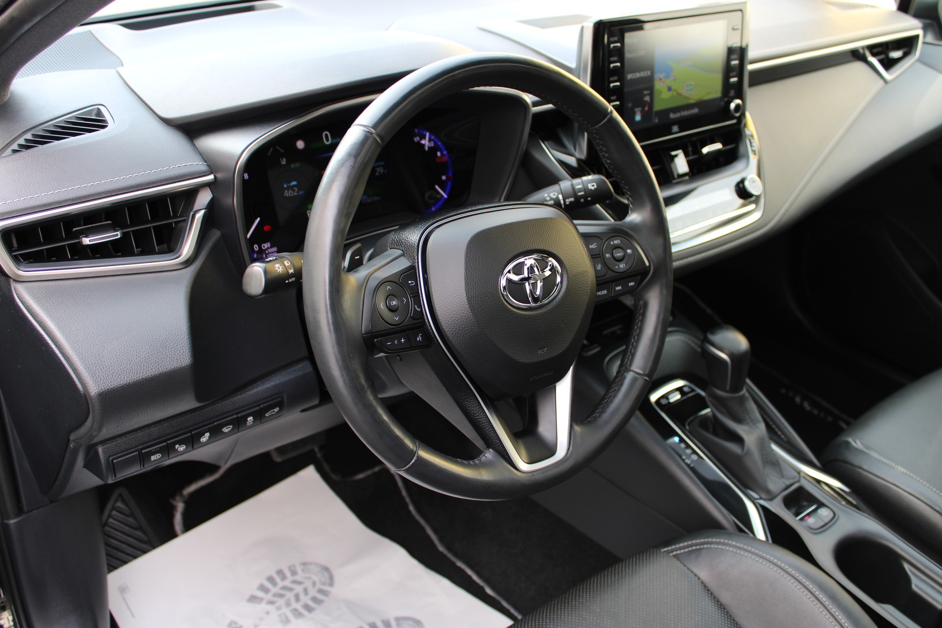 TOYOTA Corolla Touring Sports 2.0 HSD Premium e-CVT-image-8