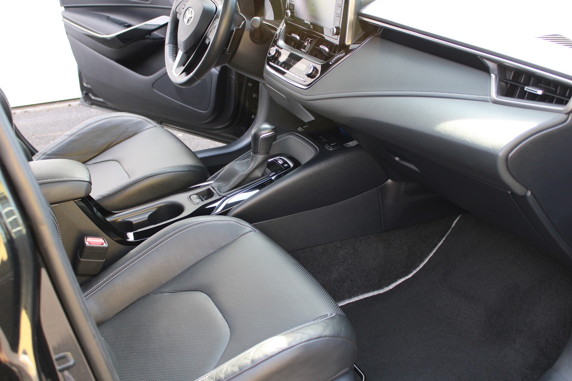 TOYOTA Corolla Touring Sports 2.0 HSD Premium e-CVT-image-20