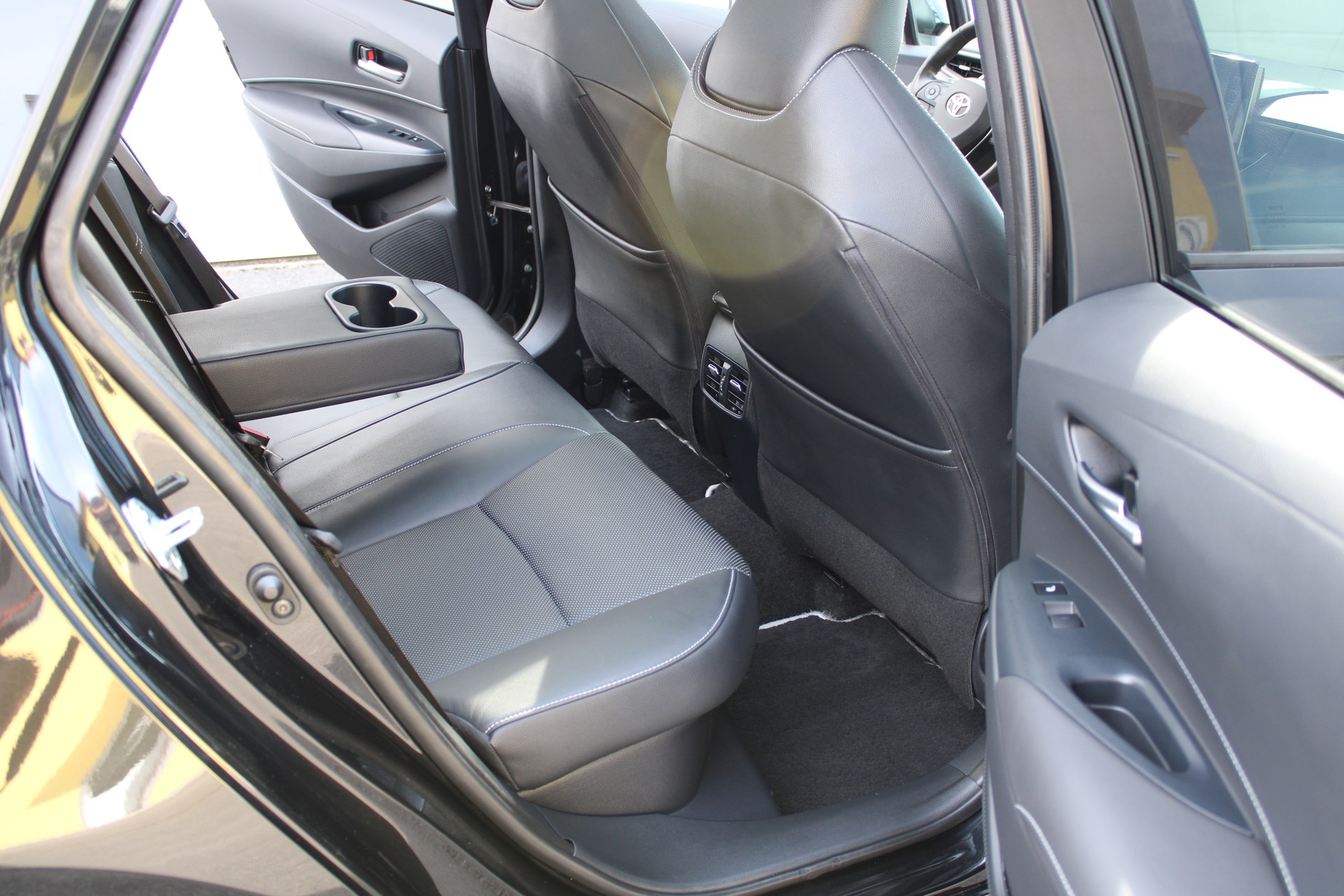 TOYOTA Corolla Touring Sports 2.0 HSD Premium e-CVT-image-21