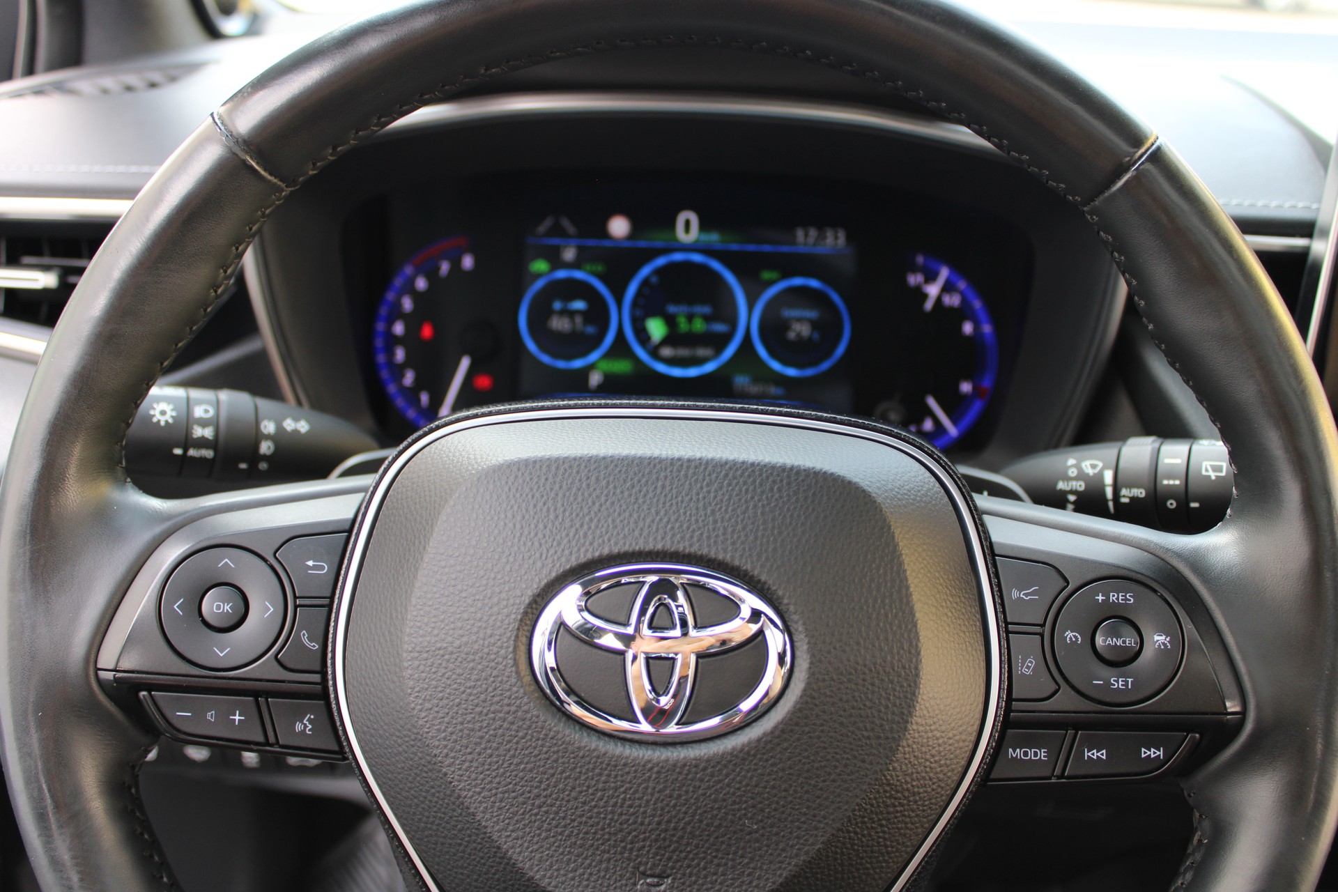 TOYOTA Corolla Touring Sports 2.0 HSD Premium e-CVT-image-10