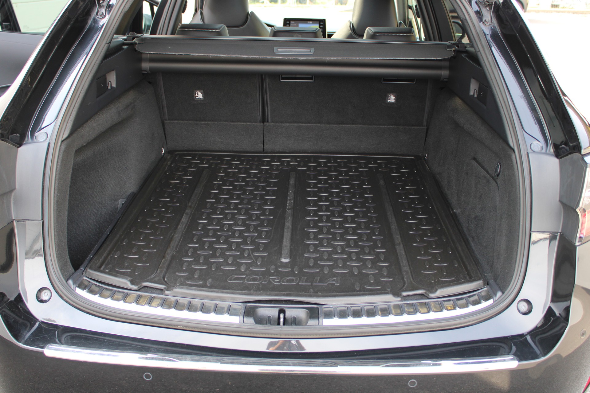 TOYOTA Corolla Touring Sports 2.0 HSD Premium e-CVT-image-25
