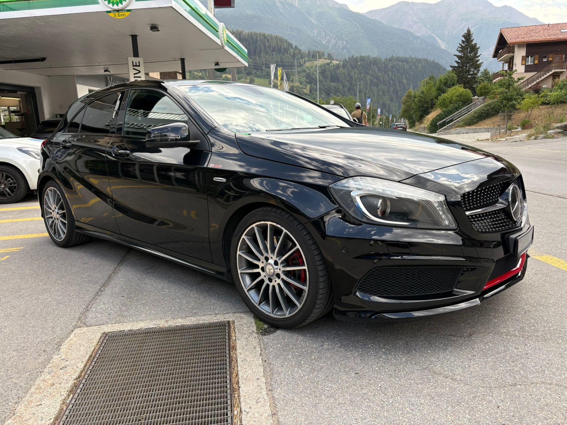MERCEDES-BENZ A 250 Sport 4Matic-image-2