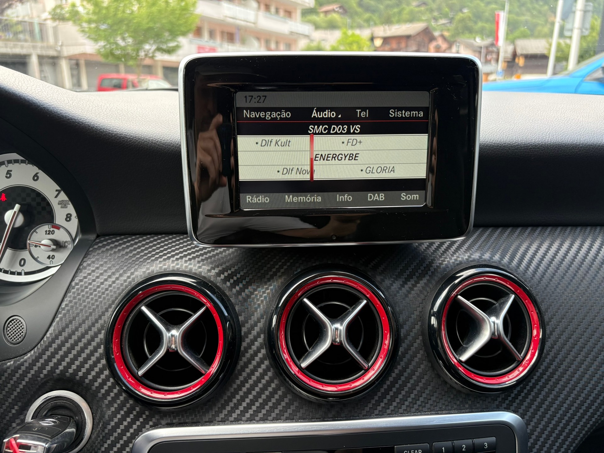 MERCEDES-BENZ A 250 Sport 4Matic-image-10