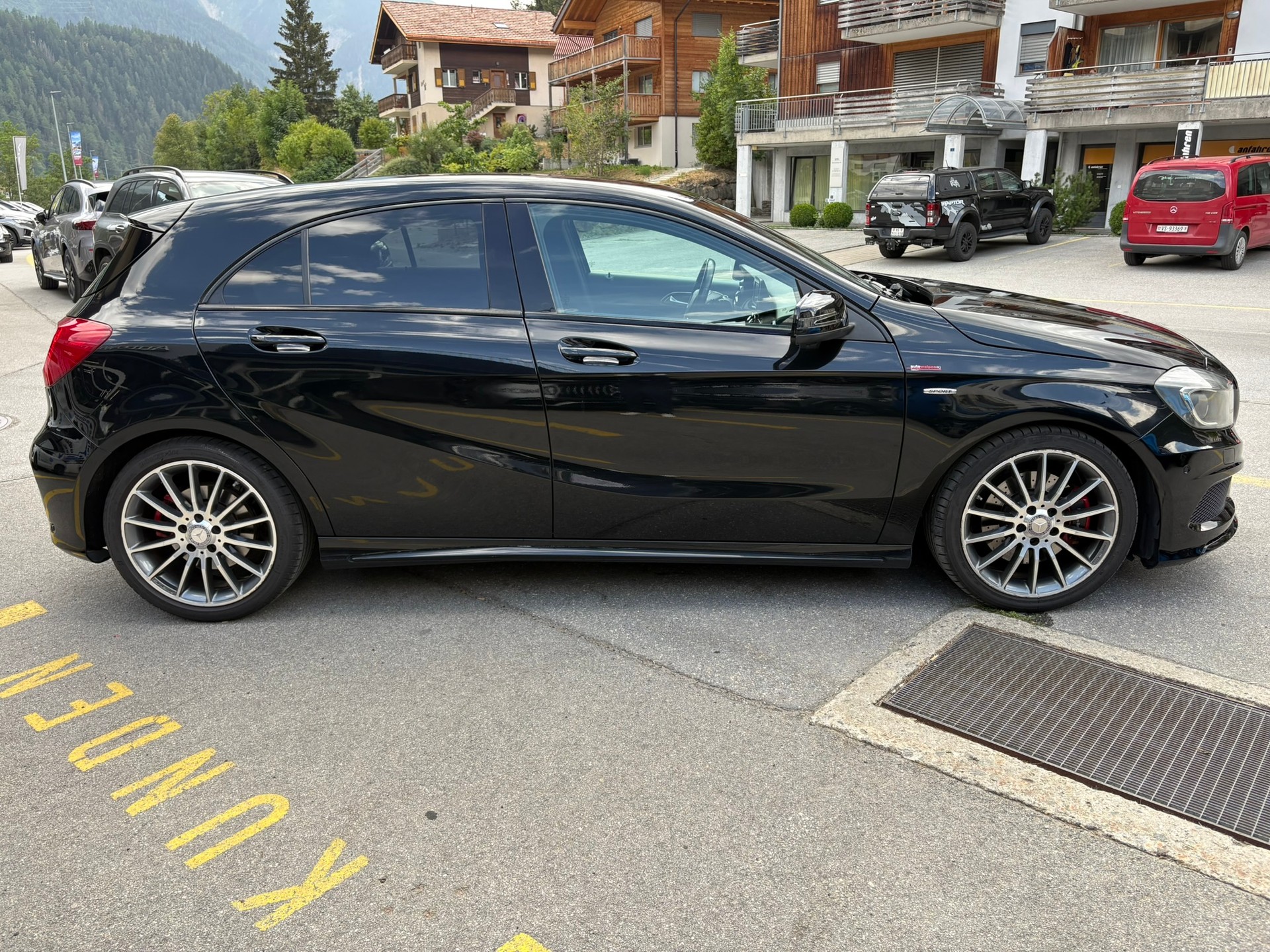 MERCEDES-BENZ A 250 Sport 4Matic-image-3