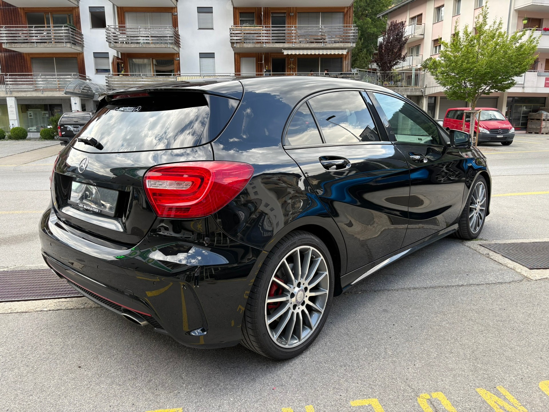 MERCEDES-BENZ A 250 Sport 4Matic-image-4