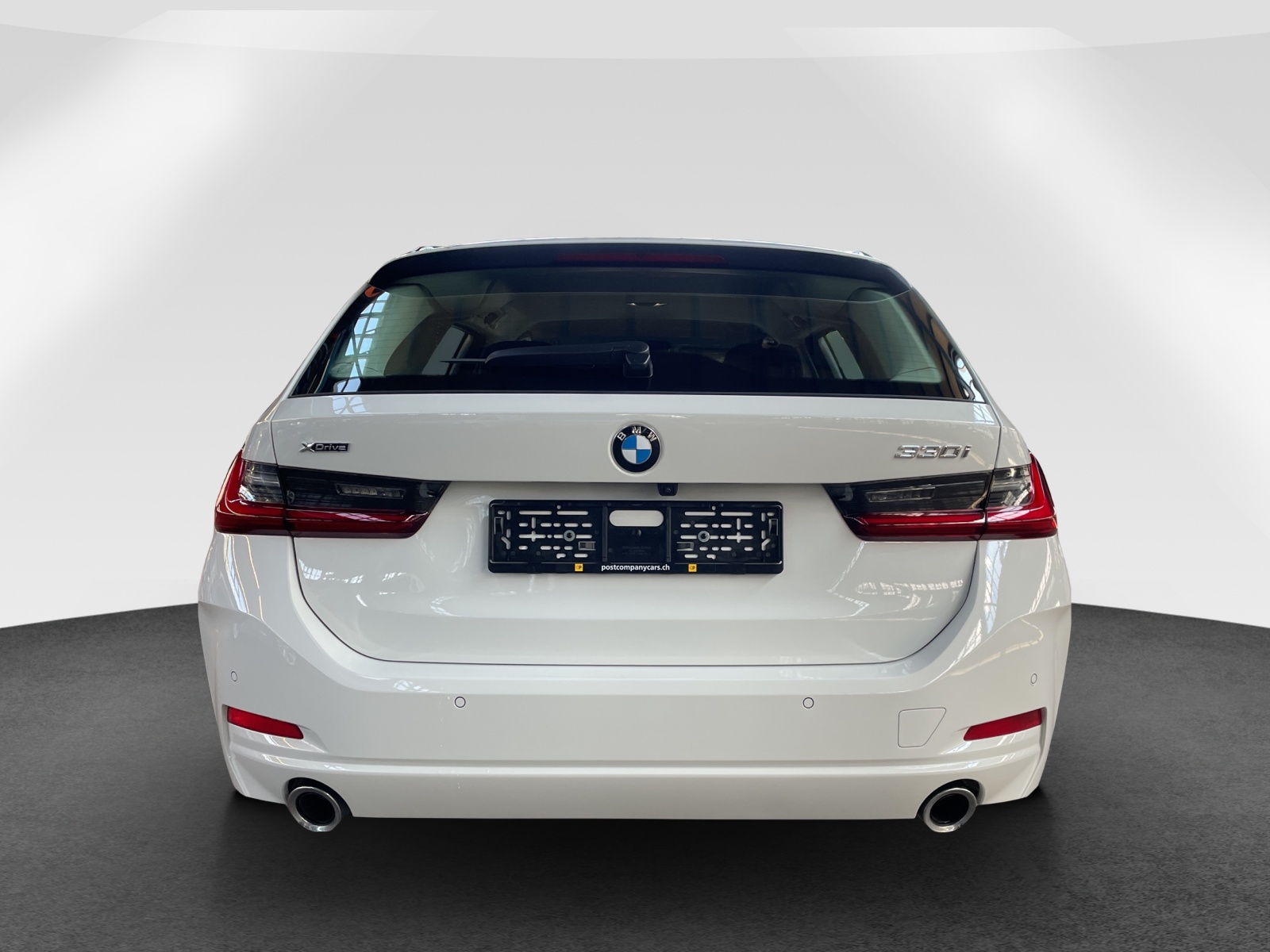BMW 330i xDrive Touring-image-4