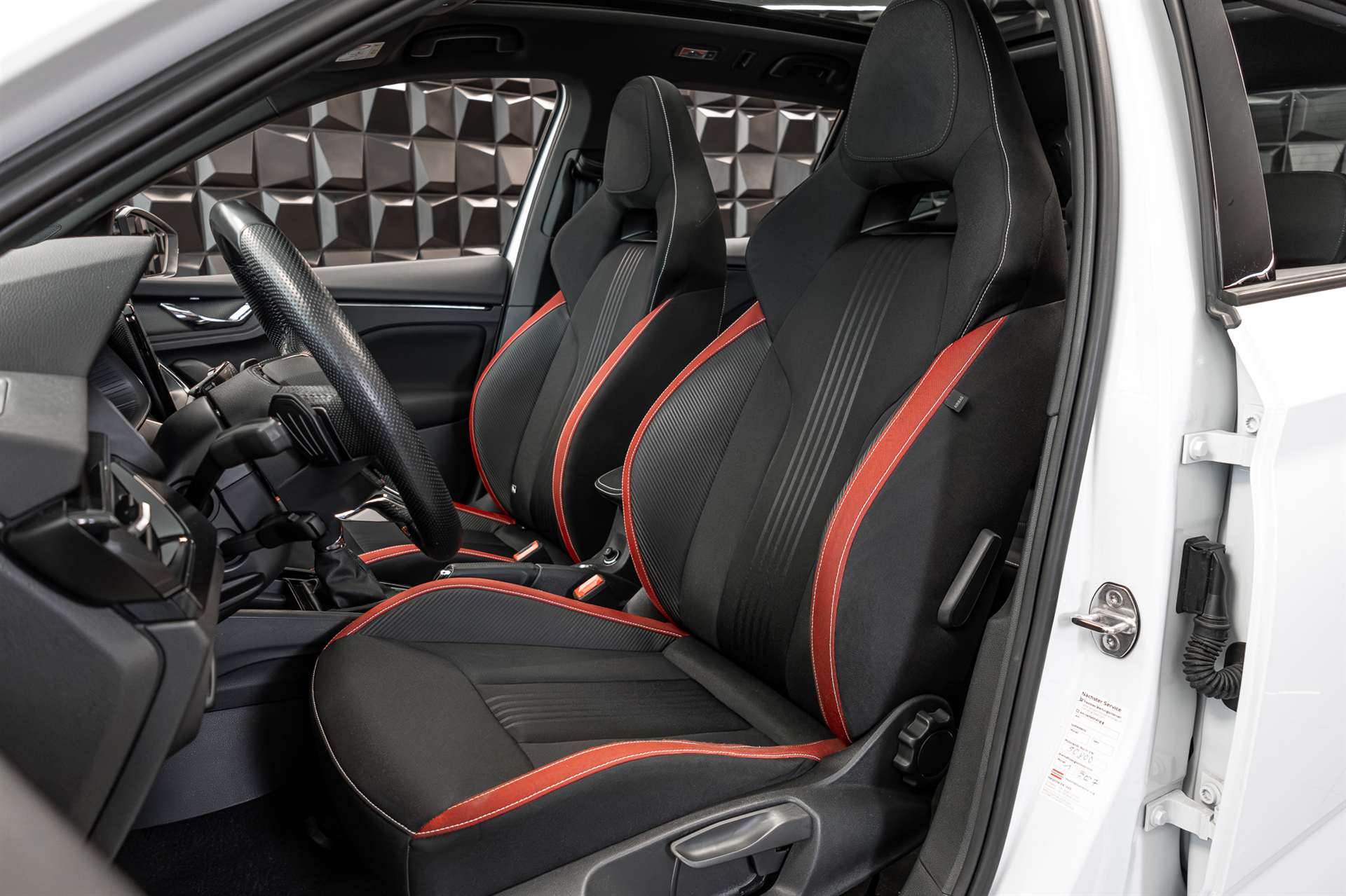 SKODA Kamiq 1.5 TSI ACT Monte Carlo DSG-image-14