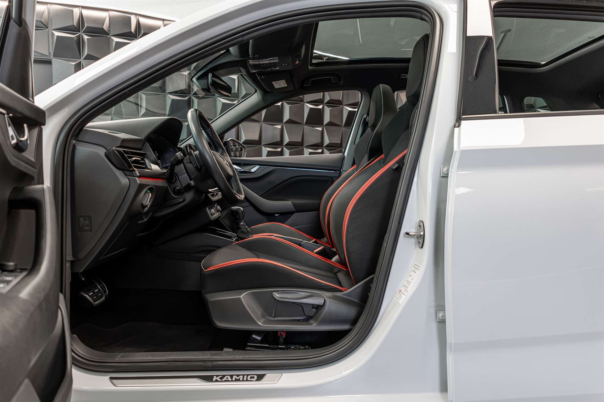 SKODA Kamiq 1.5 TSI ACT Monte Carlo DSG-image-11