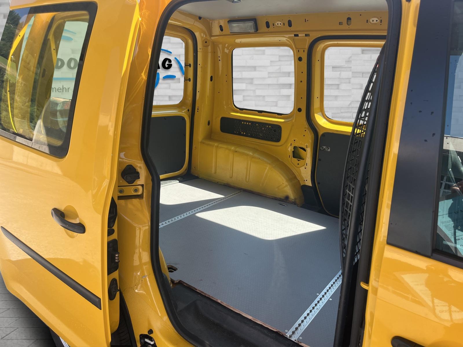 VW Caddy 2.0 TDI Trendline-image-12