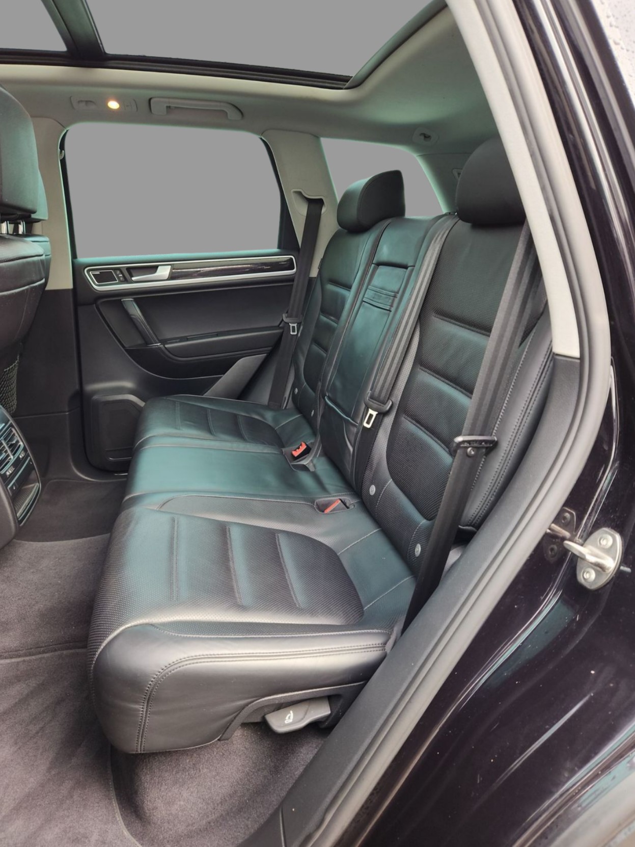 VW Touareg 3.0 TSI Hybrid Tiptronic-image-11