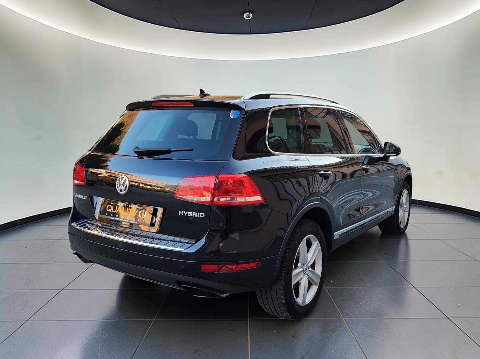 VW Touareg 3.0 TSI Hybrid Tiptronic-image-4