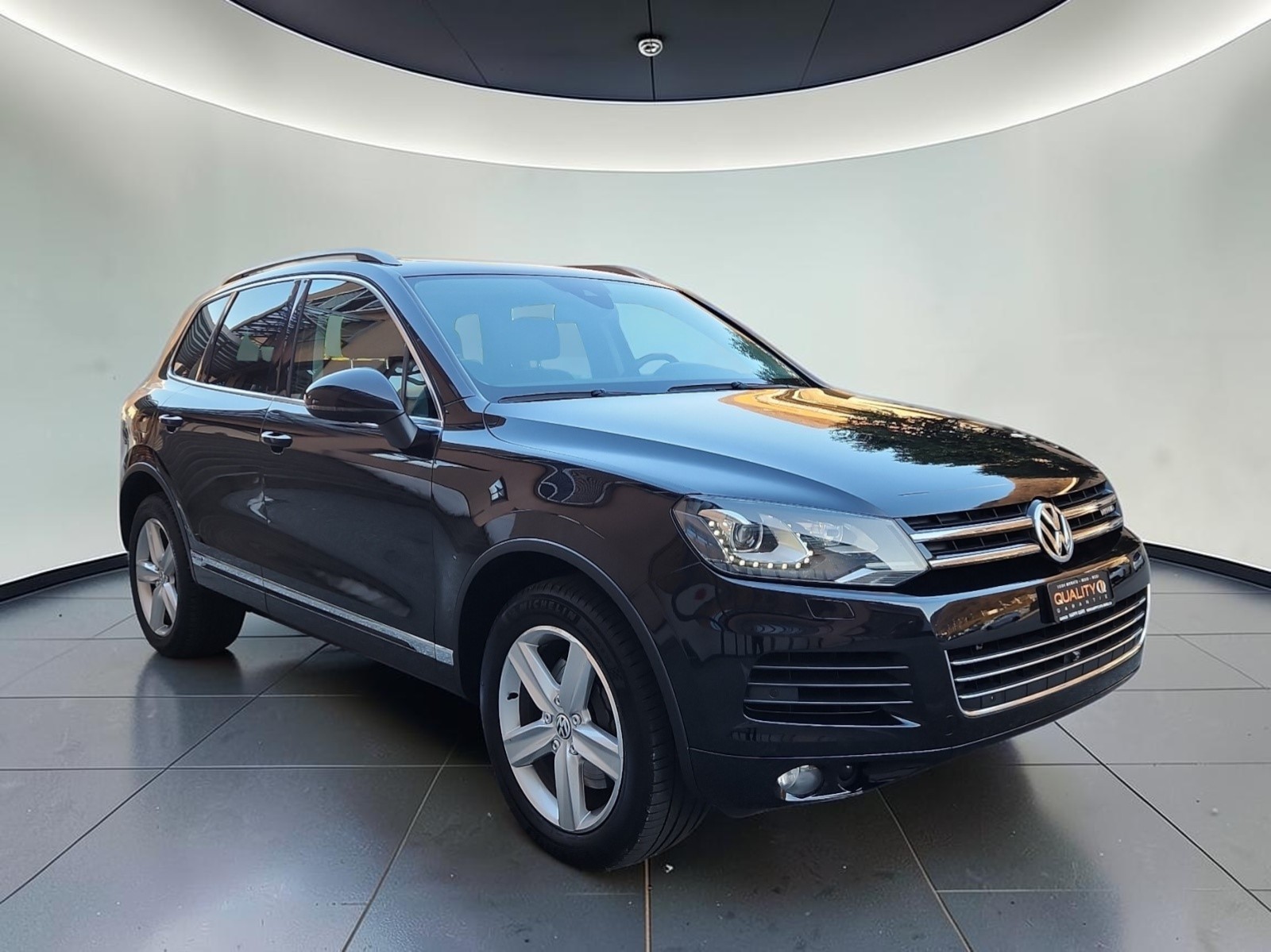 VW Touareg 3.0 TSI Hybrid Tiptronic-image-2