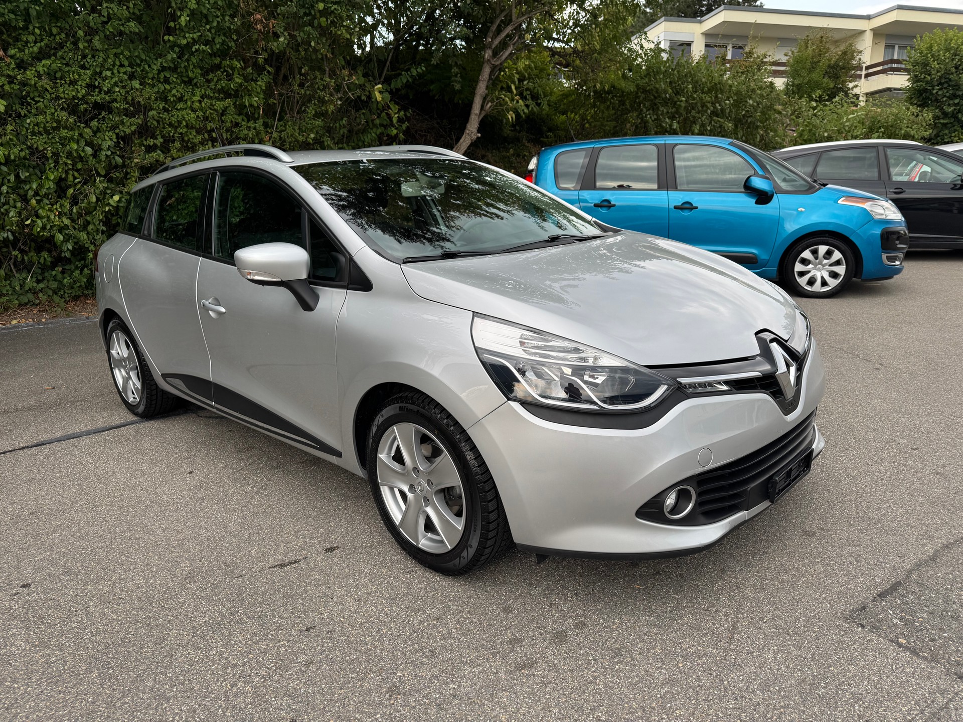 RENAULT Clio Grandtour 0.9 12V Swiss Edition-image-0