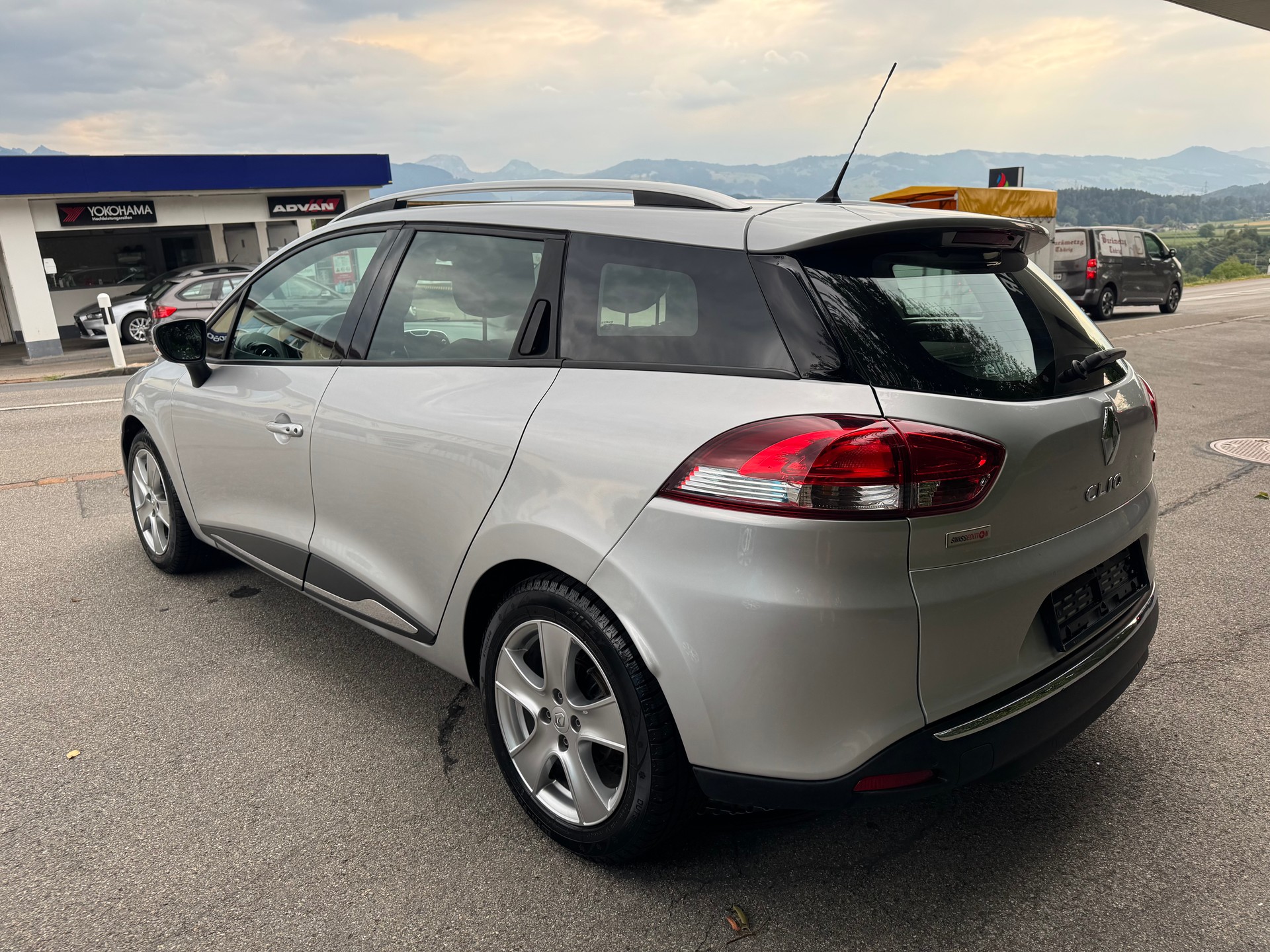 RENAULT Clio Grandtour 0.9 12V Swiss Edition-image-3