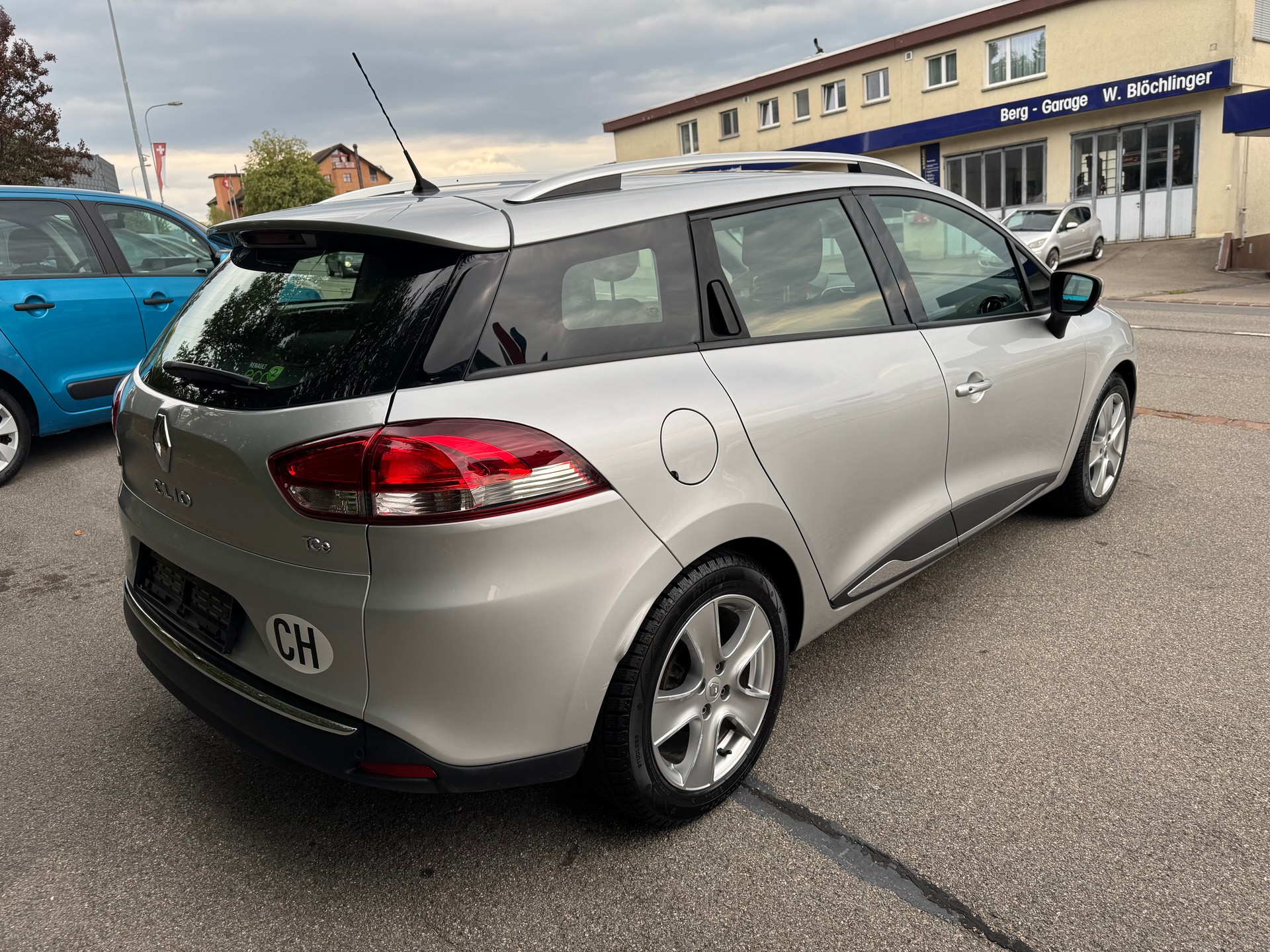 RENAULT Clio Grandtour 0.9 12V Swiss Edition-image-2