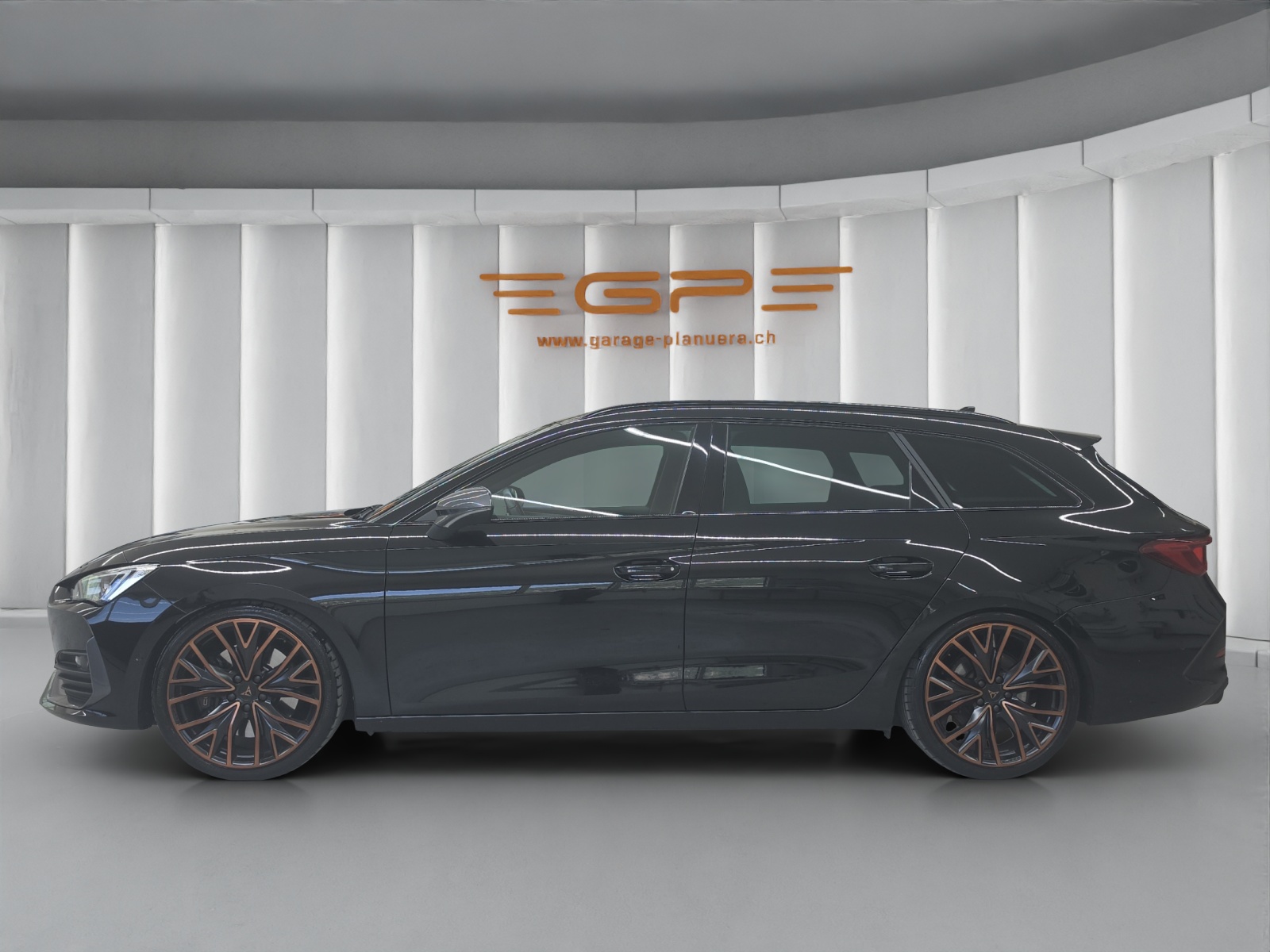 CUPRA Leon ST 2.0 TSI 310 VZ 4Drive DSG-image-3
