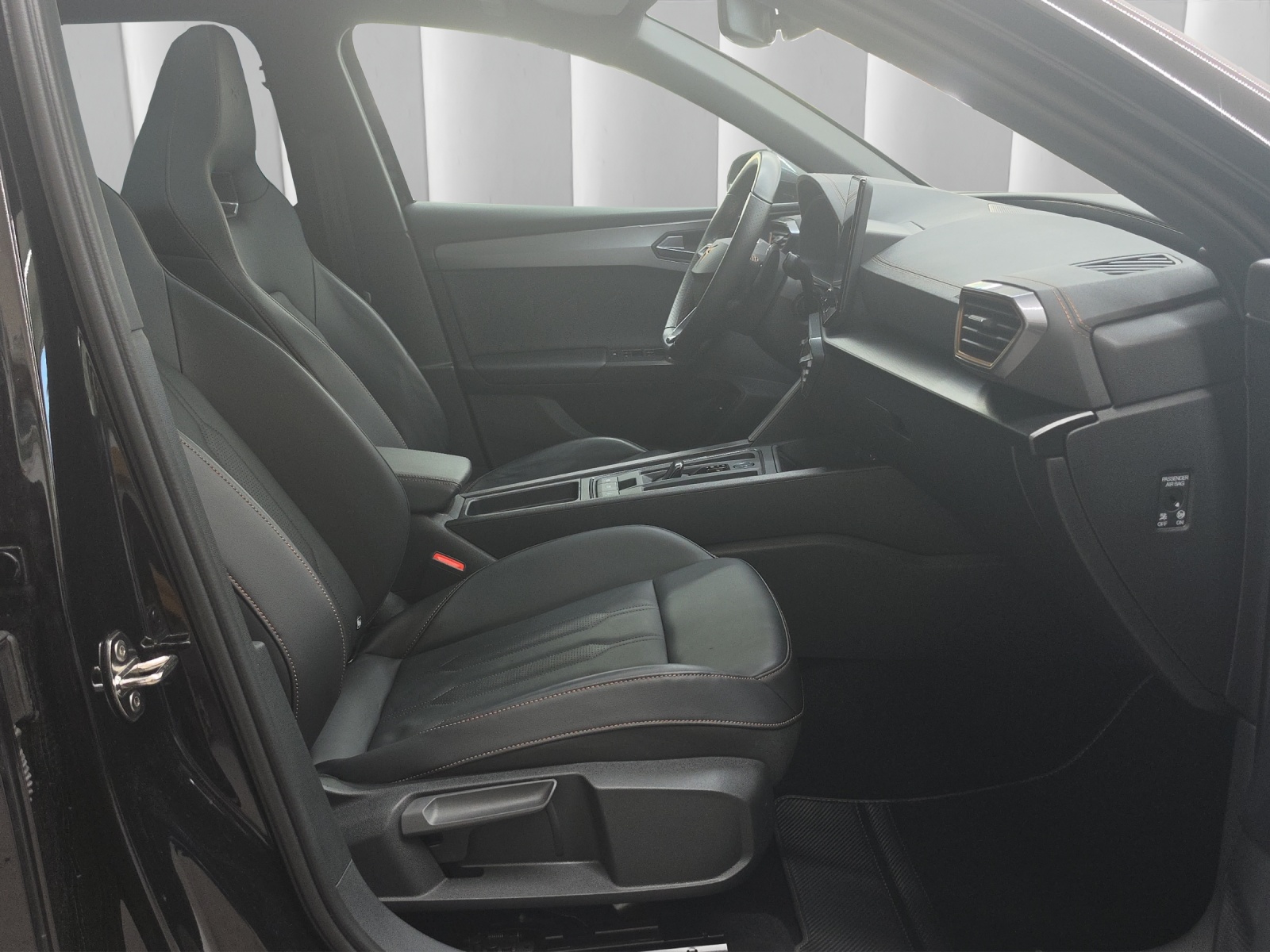 CUPRA Leon ST 2.0 TSI 310 VZ 4Drive DSG-image-11