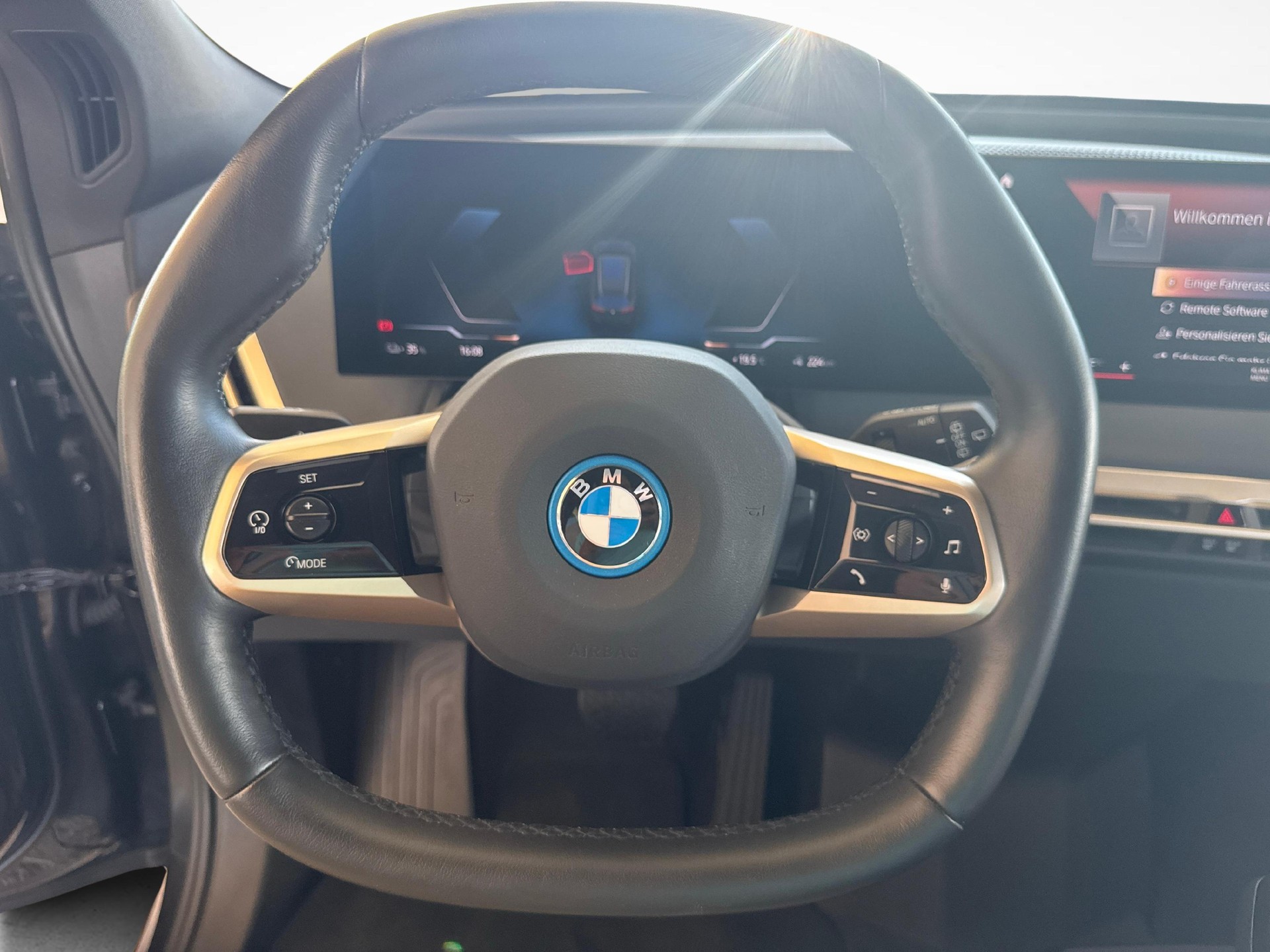 BMW iX xDrive50-image-14