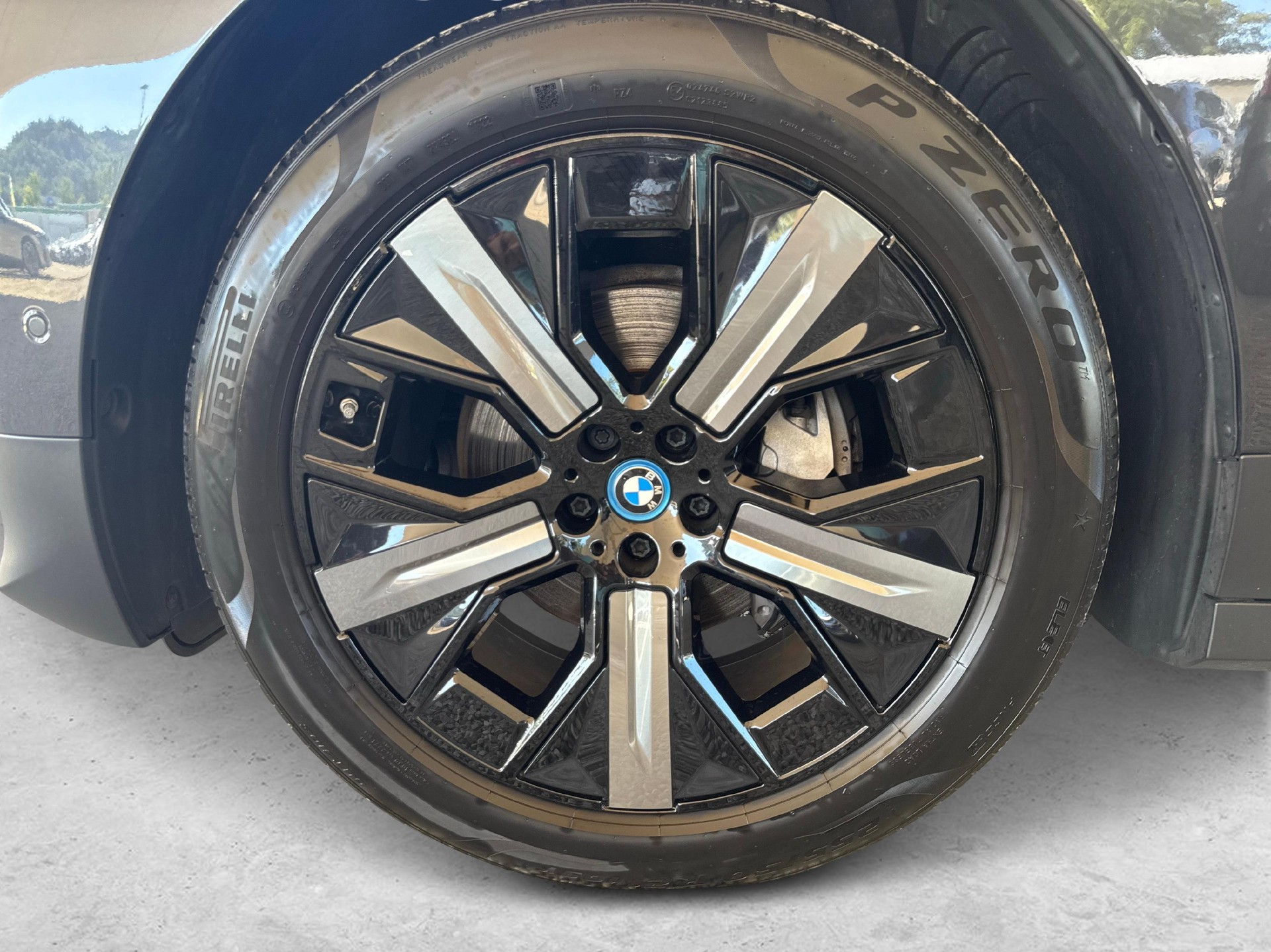 BMW iX xDrive50-image-19