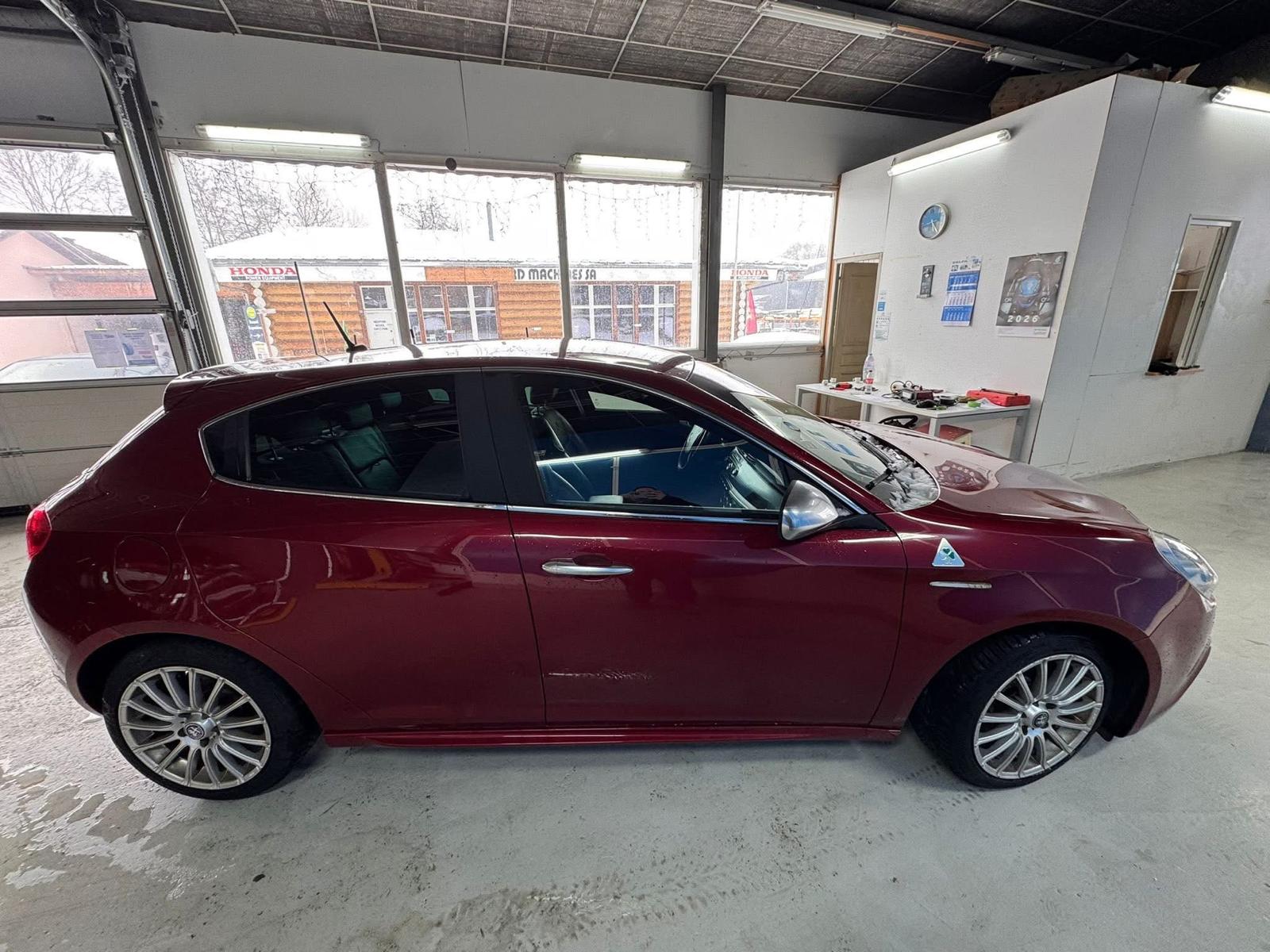 ALFA ROMEO 1750 TBi Quadrifoglio Verde-image-2