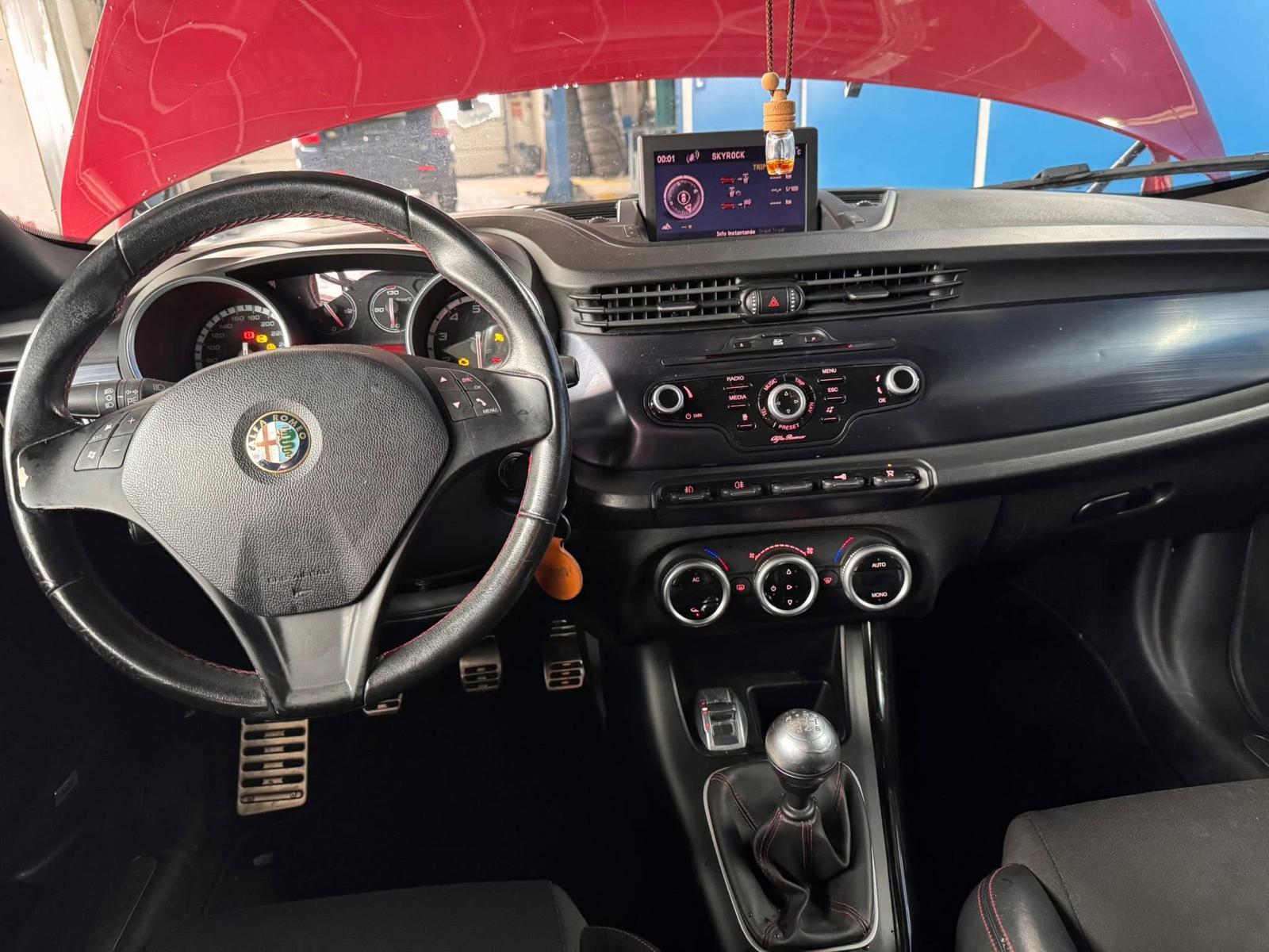ALFA ROMEO 1750 TBi Quadrifoglio Verde-image-5