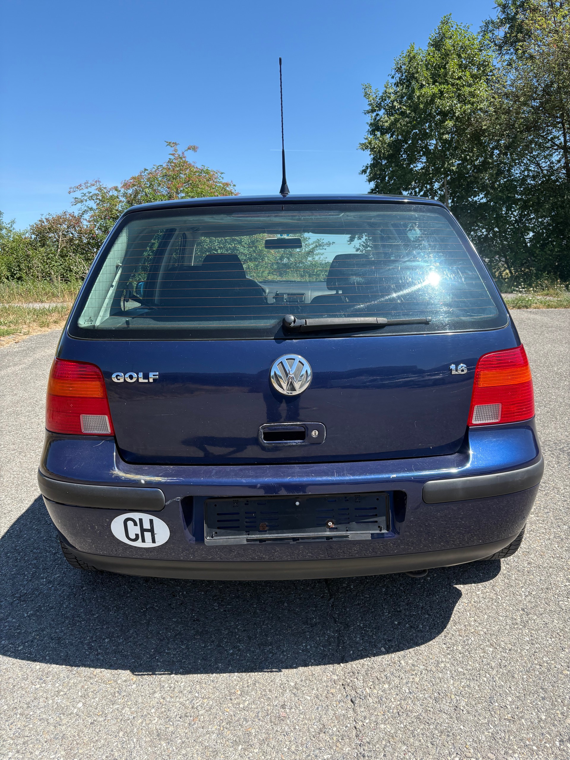 VW Golf 1.6 Automatic-image-4