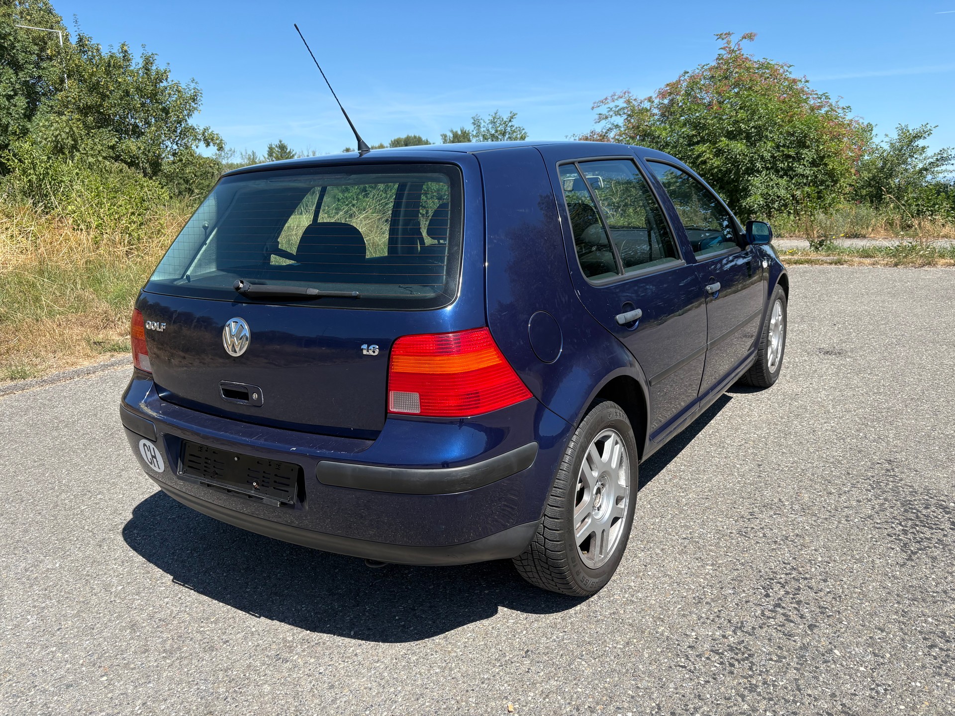 VW Golf 1.6 Automatic-image-7