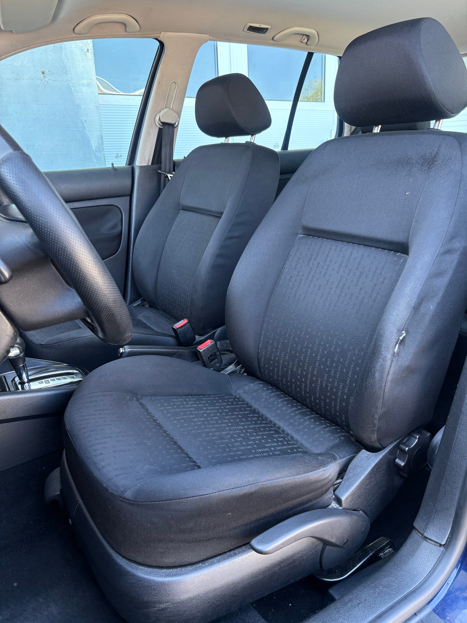 VW Golf 1.6 Automatic-image-12