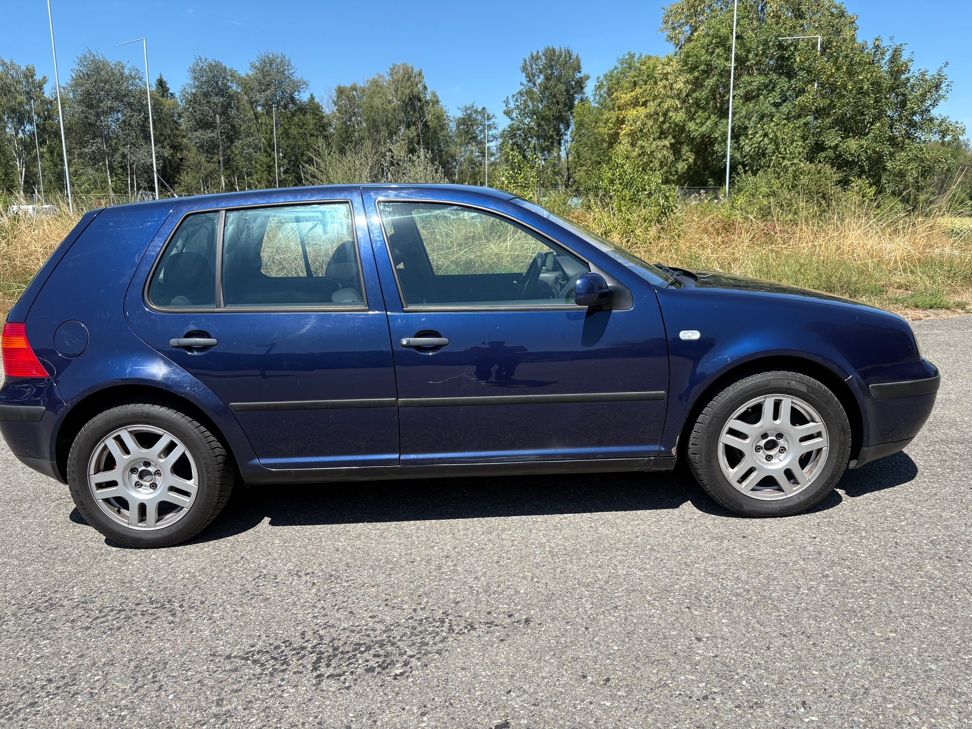 VW Golf 1.6 Automatic-image-5