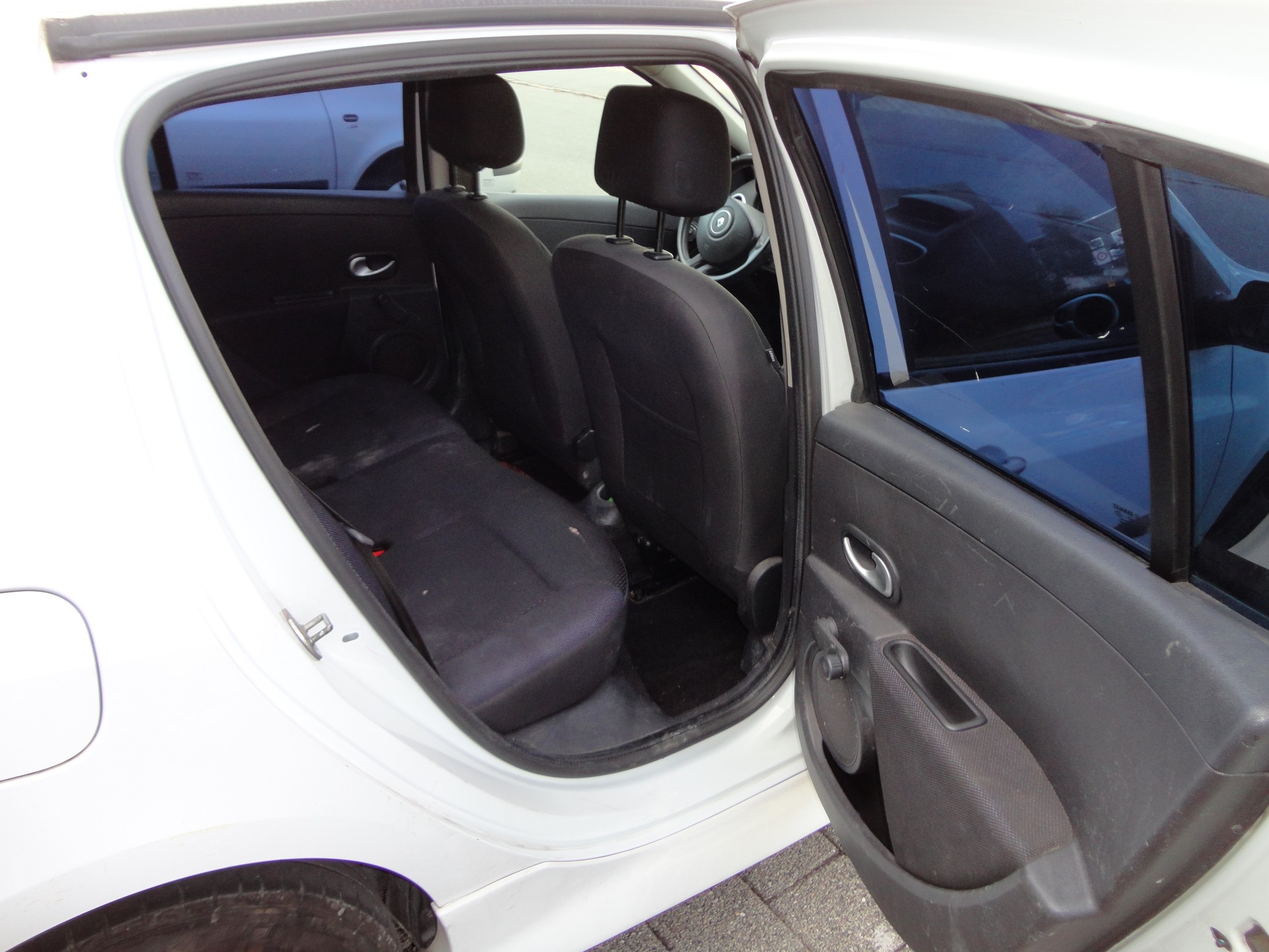RENAULT Clio 1.2 16V Turbo Dynamique-image-11