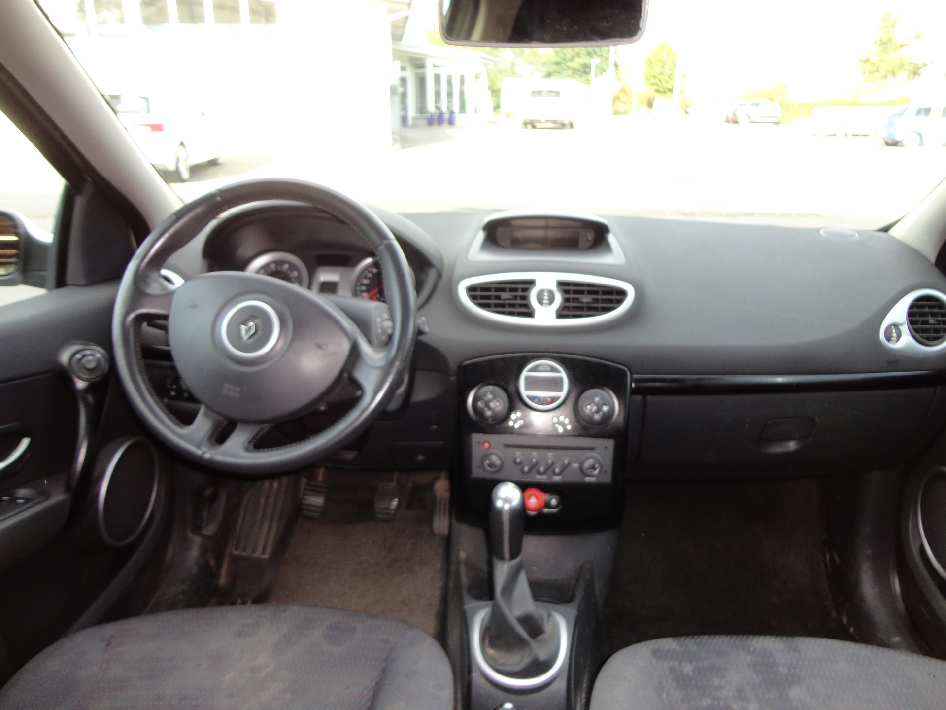 RENAULT Clio 1.2 16V Turbo Dynamique-image-13