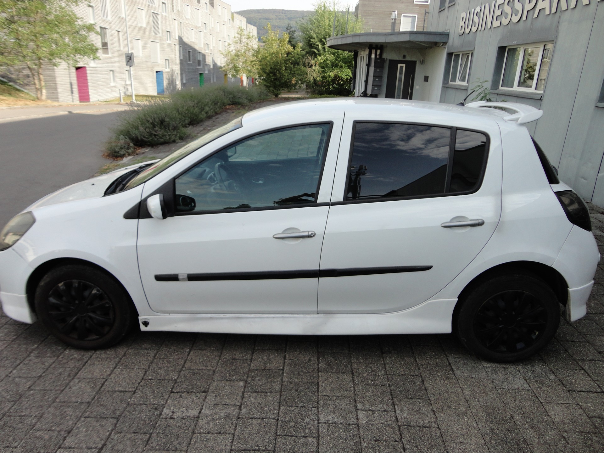 RENAULT Clio 1.2 16V Turbo Dynamique-image-1