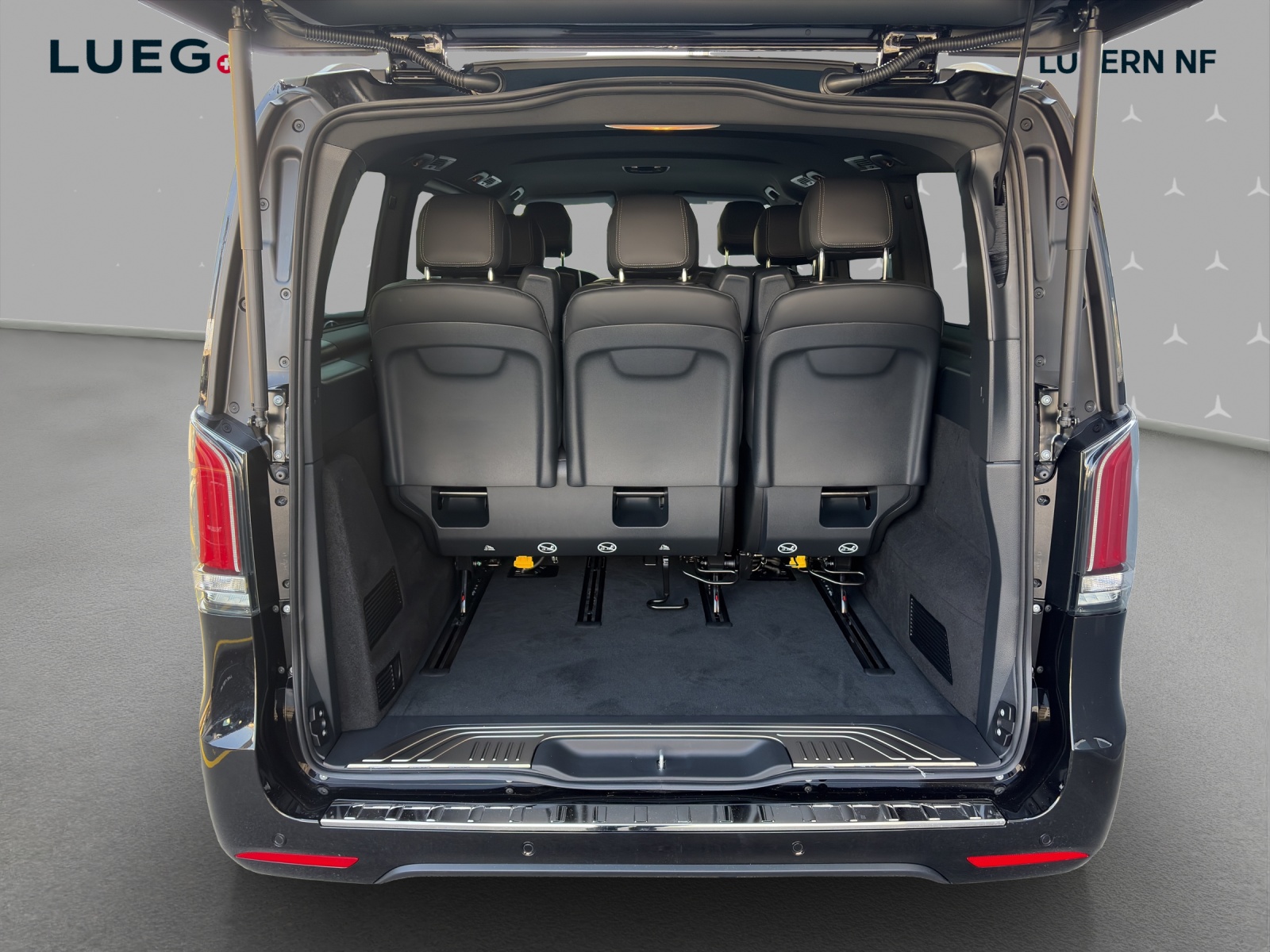 MERCEDES-BENZ V 300 d lang 4Matic Swiss Edition 9G-Tronic-image-13