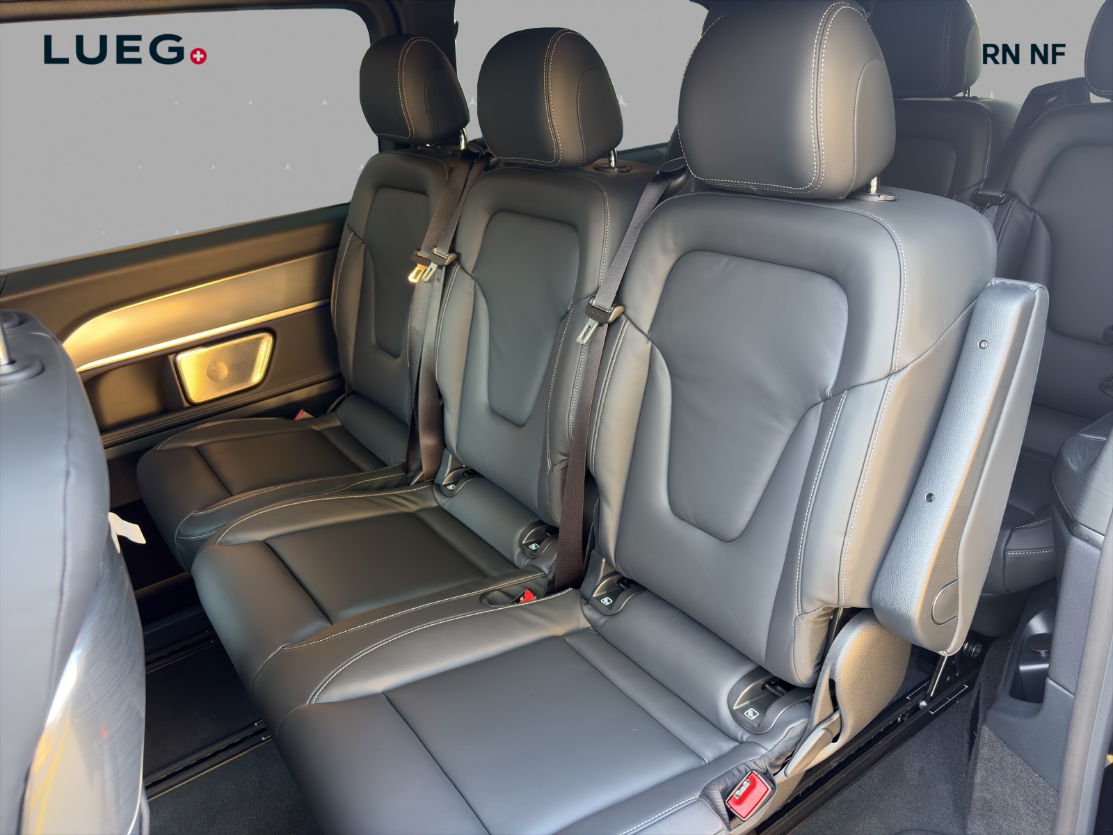 MERCEDES-BENZ V 300 d lang 4Matic Swiss Edition 9G-Tronic-image-11