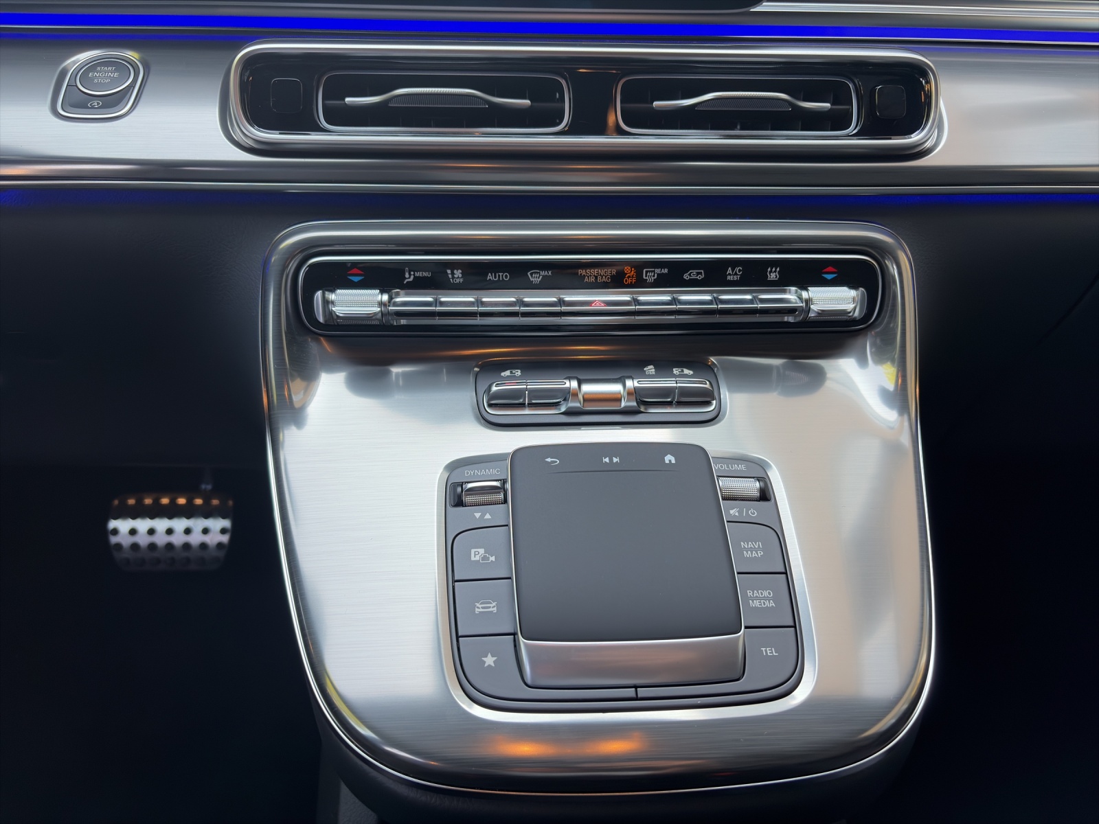 MERCEDES-BENZ V 300 d lang 4Matic Swiss Edition 9G-Tronic-image-8