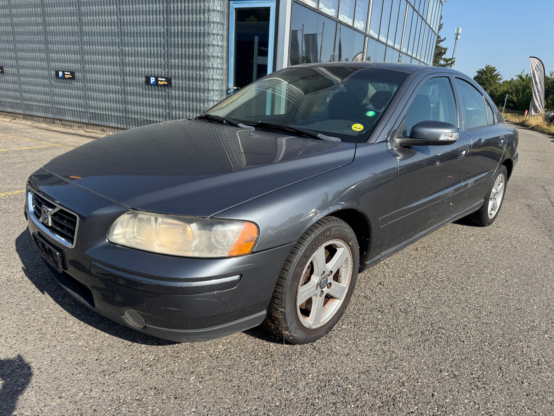 VOLVO S60 2.4 Summum-image-0