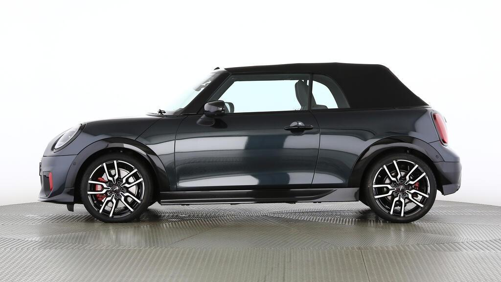 MINI John Cooper Works Cabrio-image-2