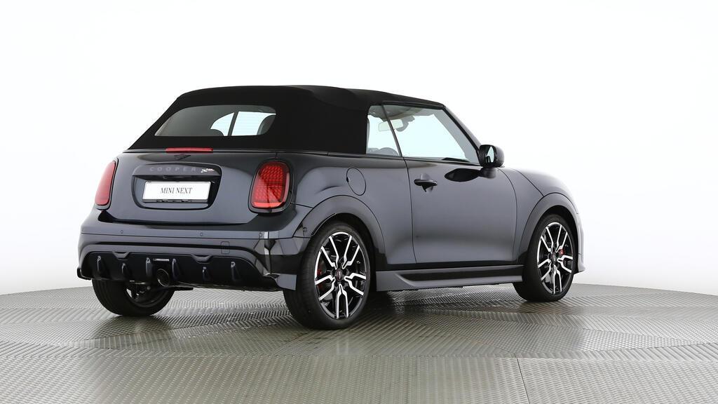 MINI John Cooper Works Cabrio-image-3