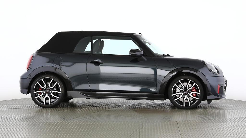 MINI John Cooper Works Cabrio-image-1