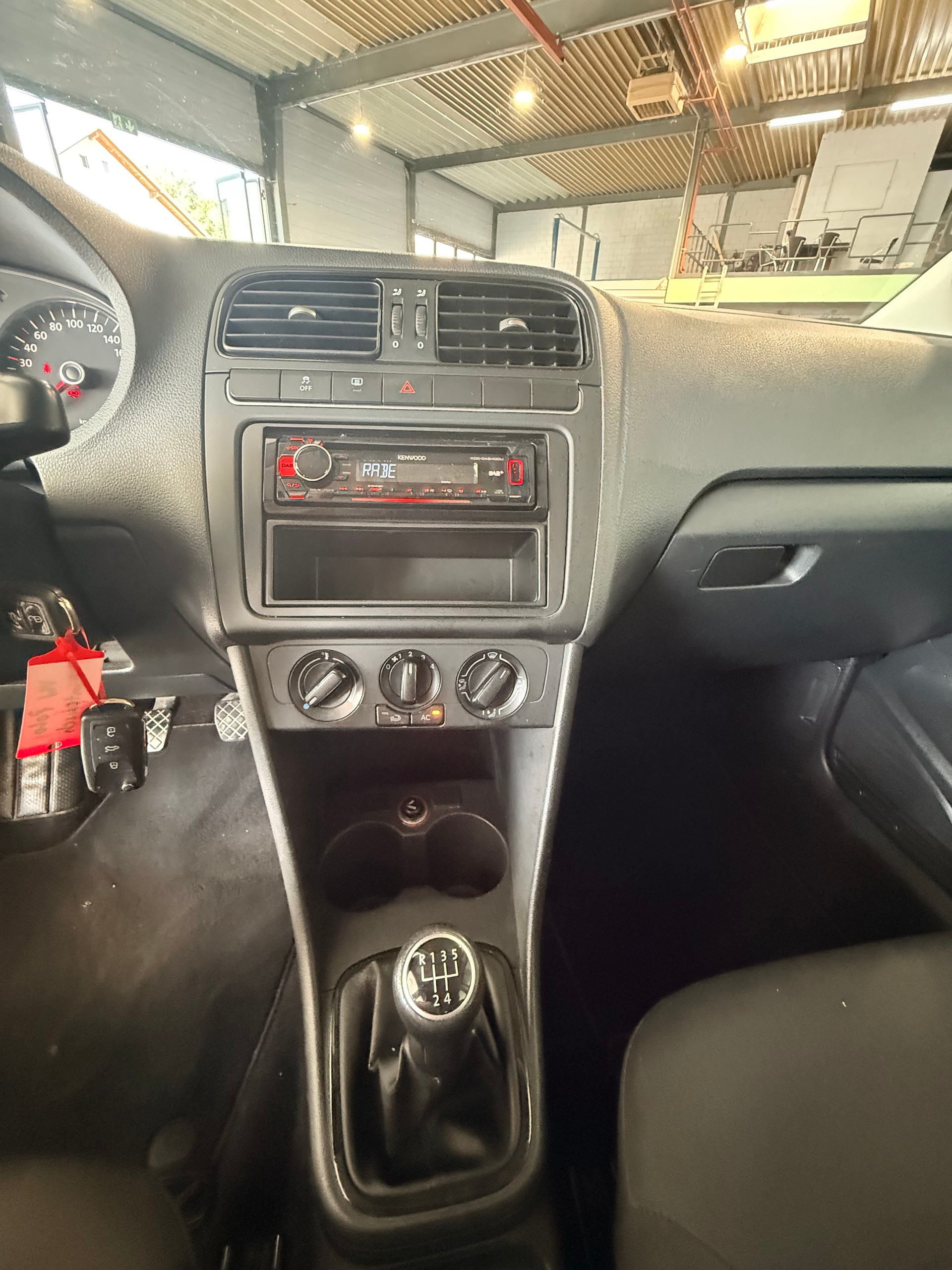 VW Polo 1.2 6V Trendline-image-9