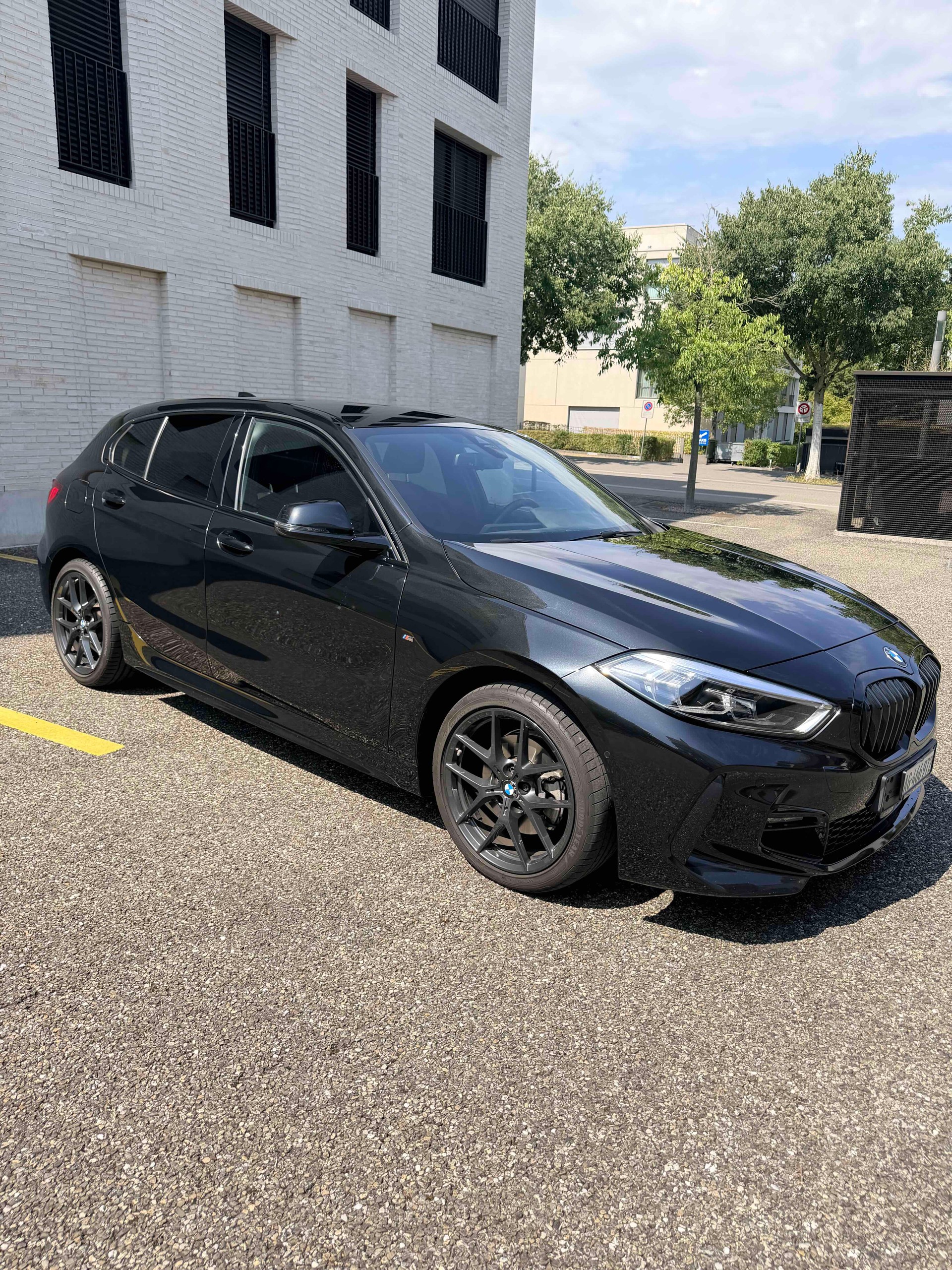 BMW 118i M Sport-image-1