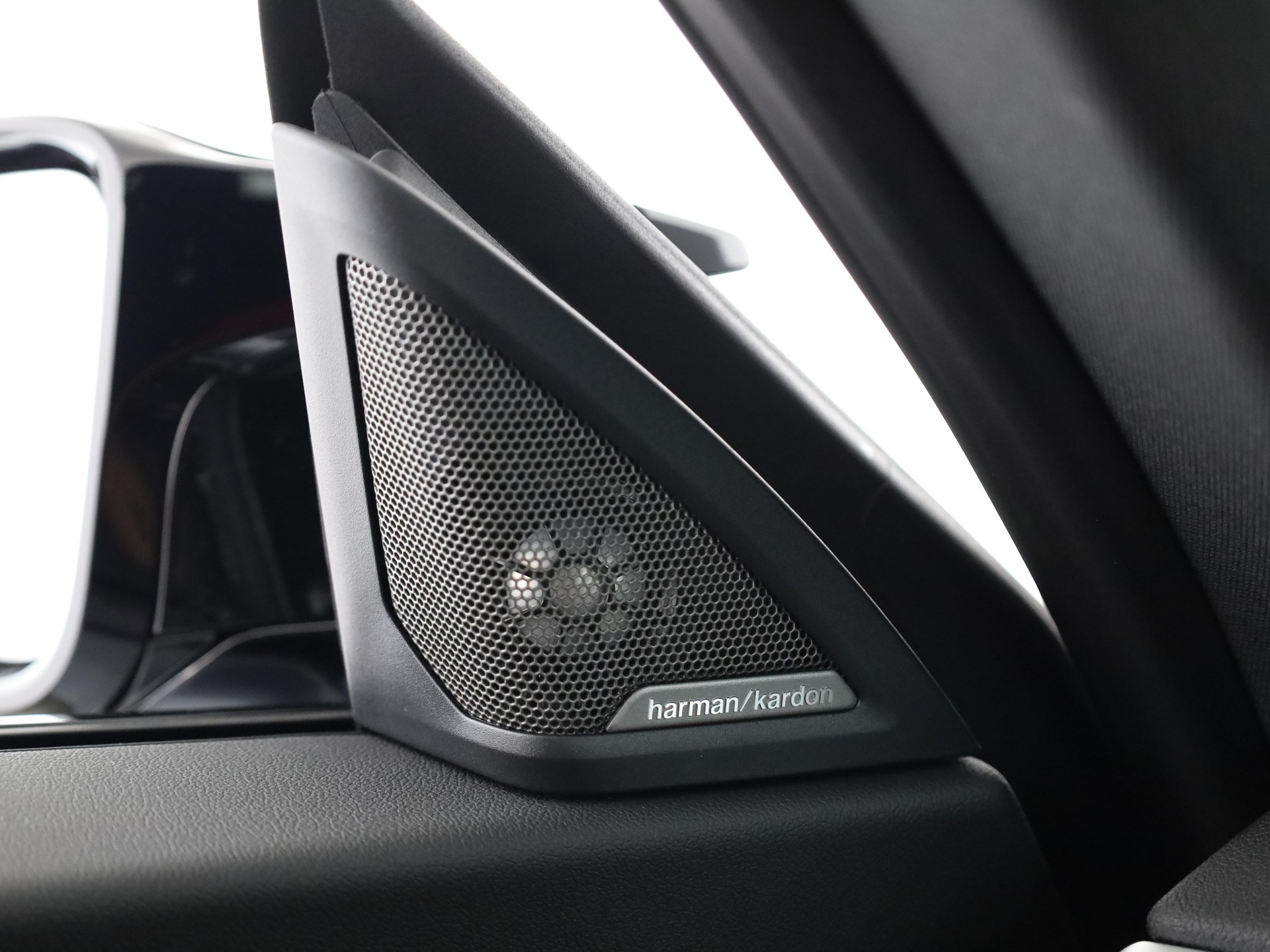 BMW M240i xDrive Coupé-image-17