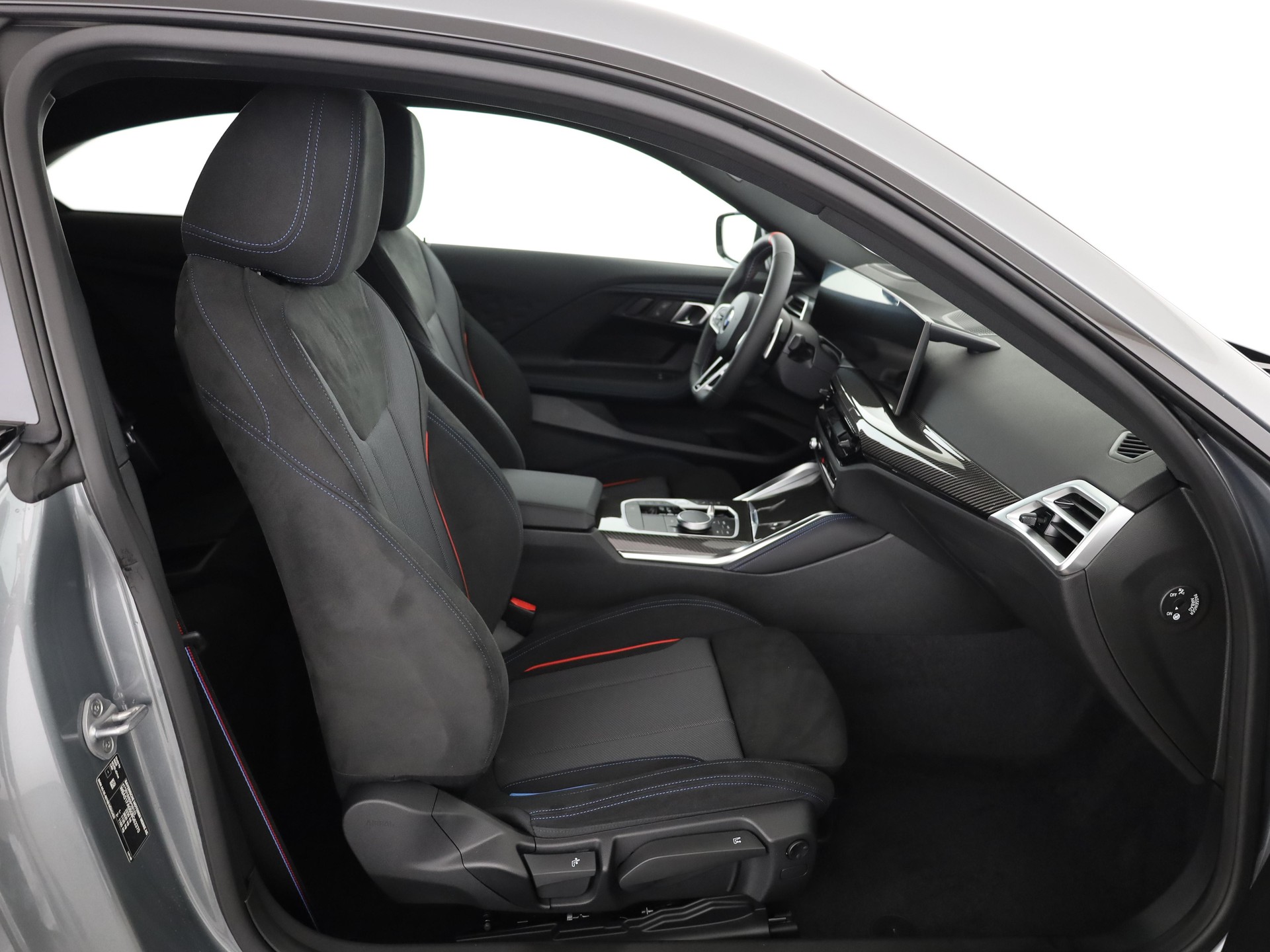BMW M240i xDrive Coupé-image-11