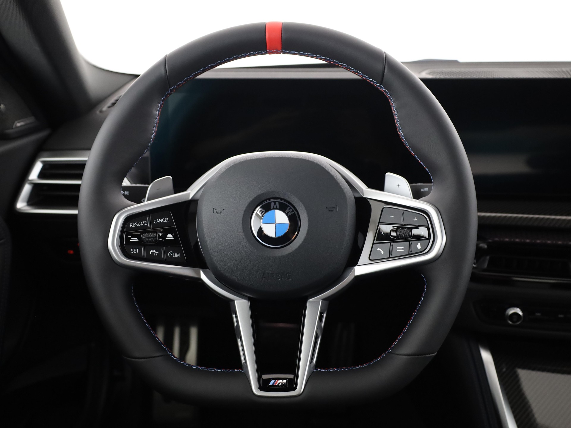 BMW M240i xDrive Coupé-image-16