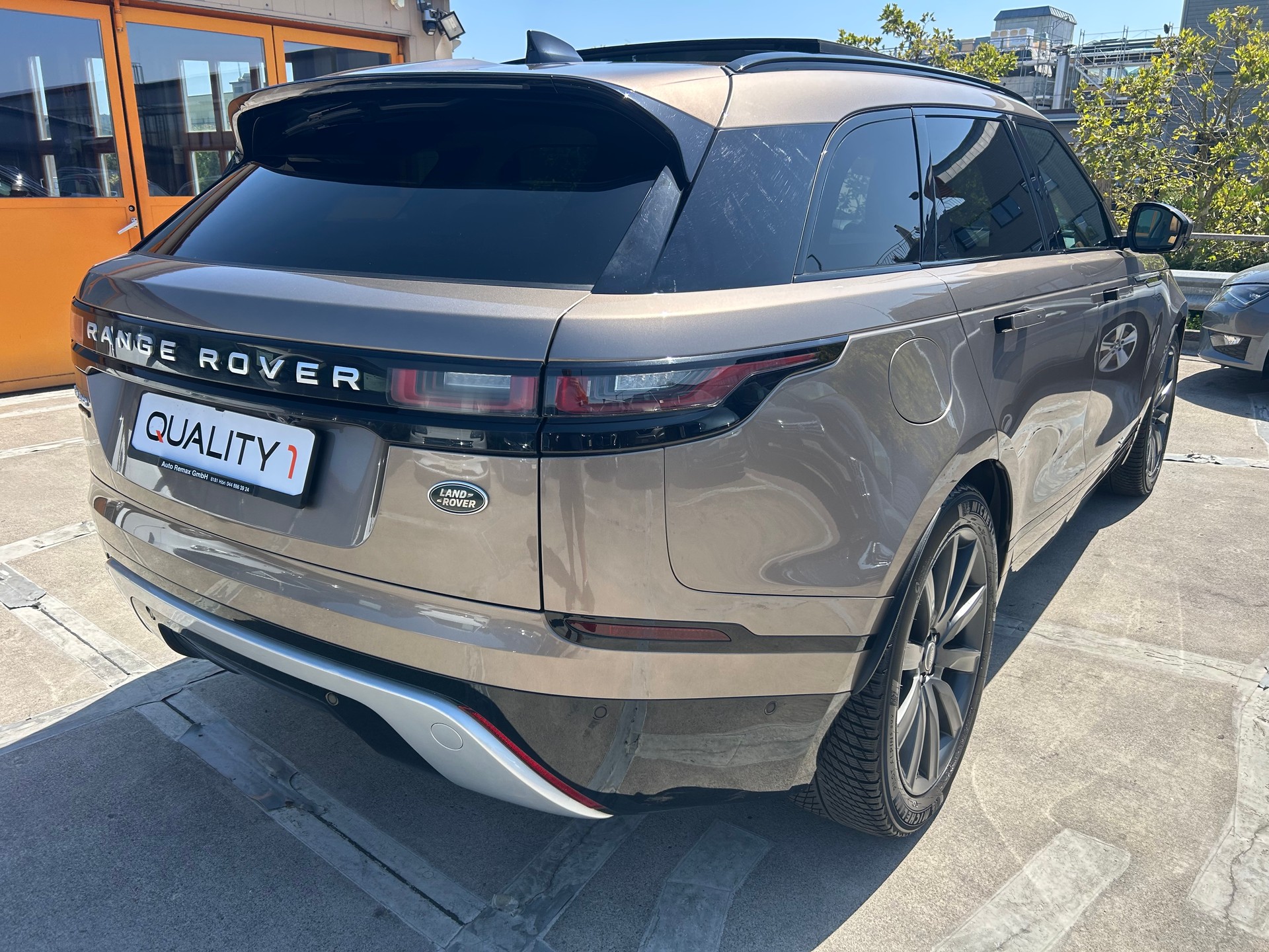 LAND ROVER Range Rover Velar D 240 SE Automatic-image-4